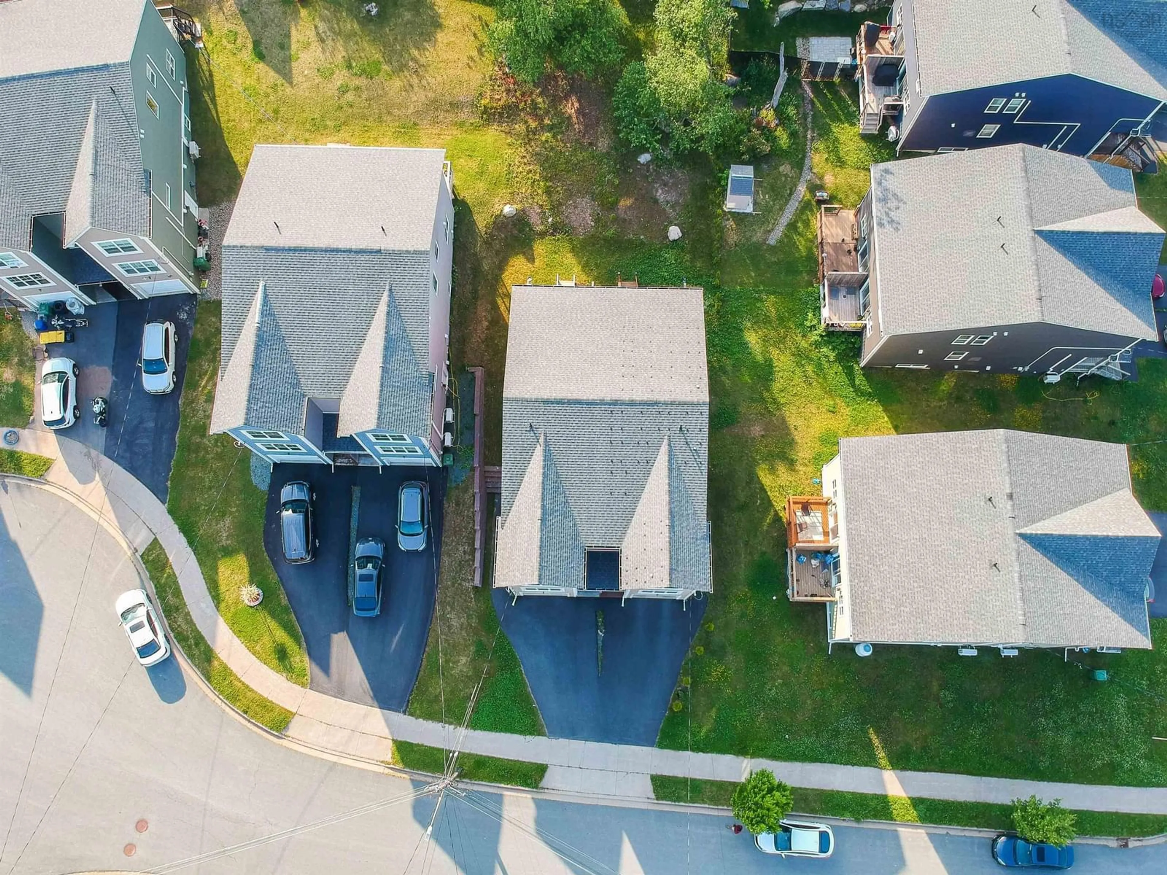 A pic from outside/outdoor area/front of a property/back of a property/a pic from drone, street for 13 Trout Run, Halifax Nova Scotia B3R 0C4