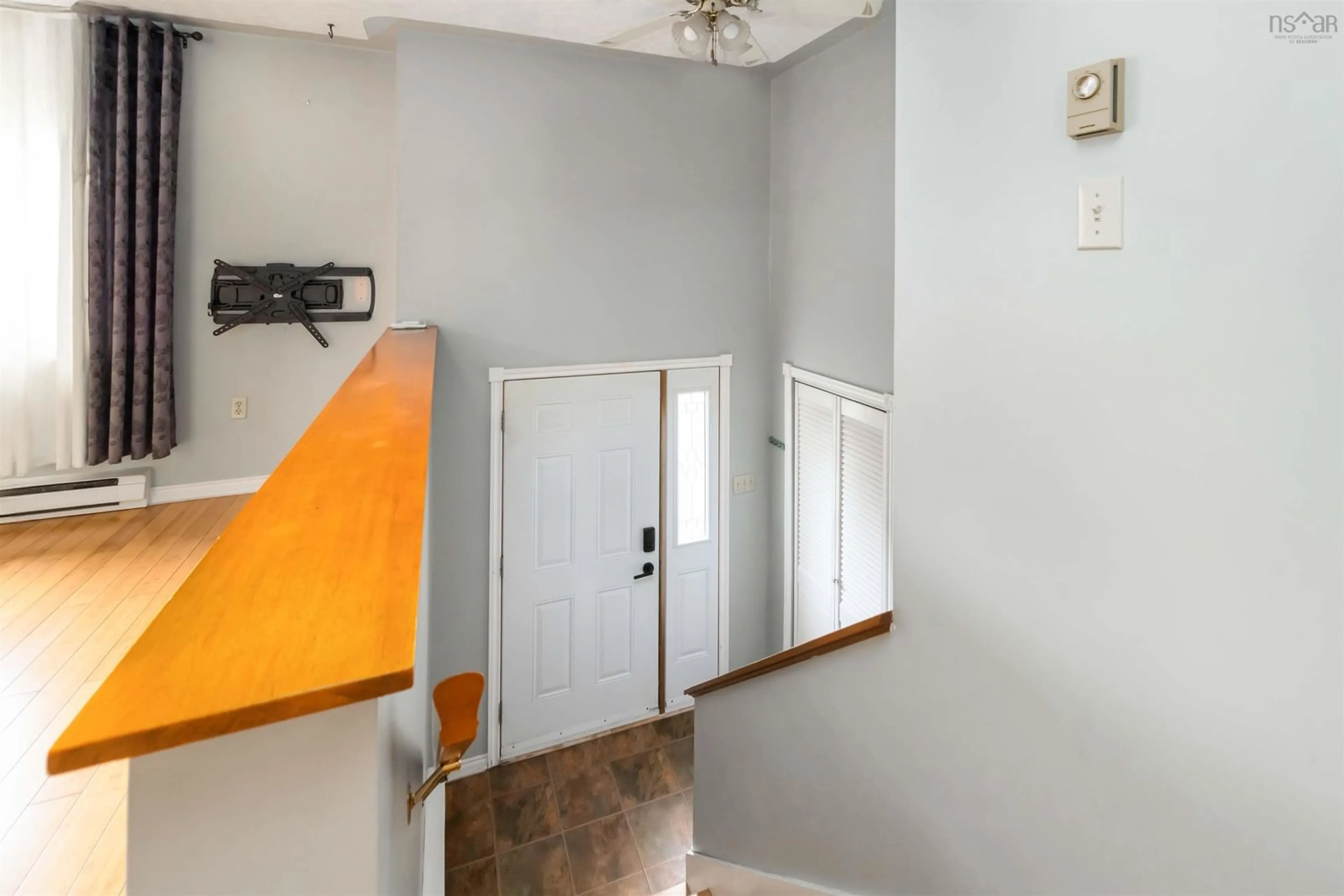 Indoor entryway for 117 John Stewart Dr, Cole Harbour Nova Scotia B2W 5W8