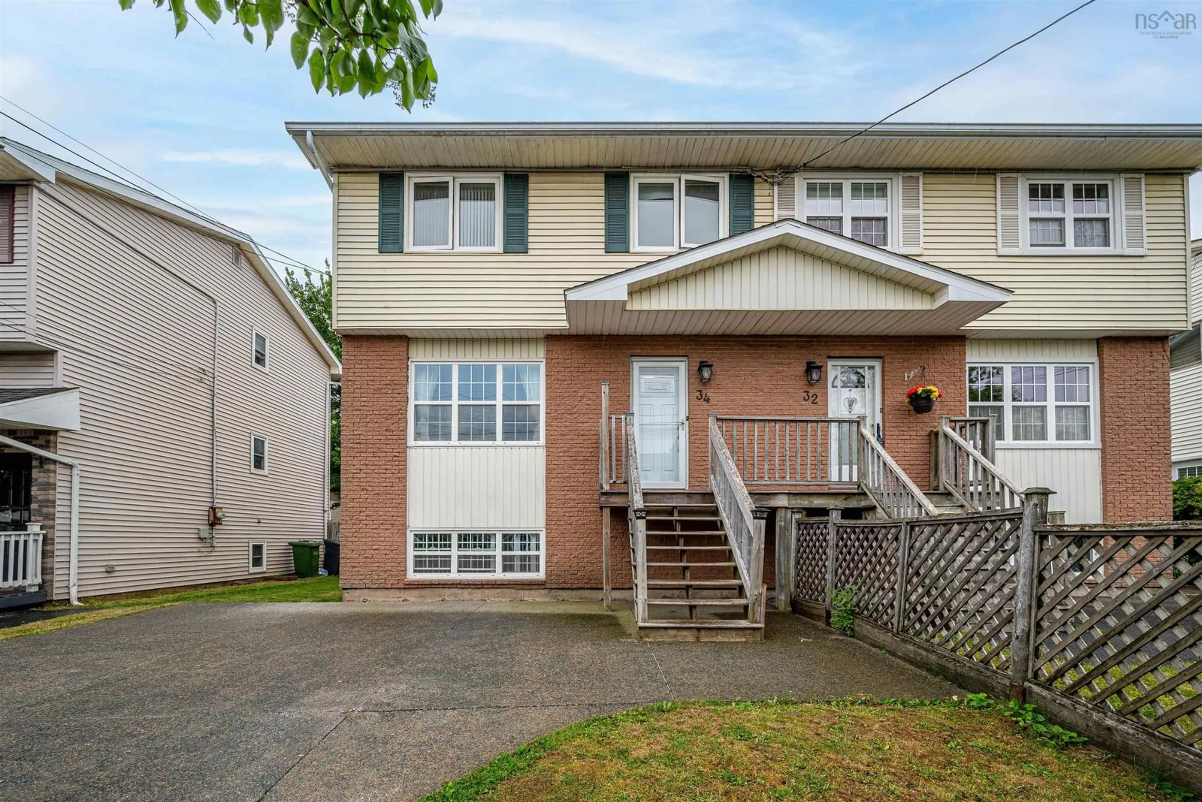 Home with vinyl exterior material, street for 34 Oakwood Crt, Nova Scotia Nova Scotia B2W 5P9