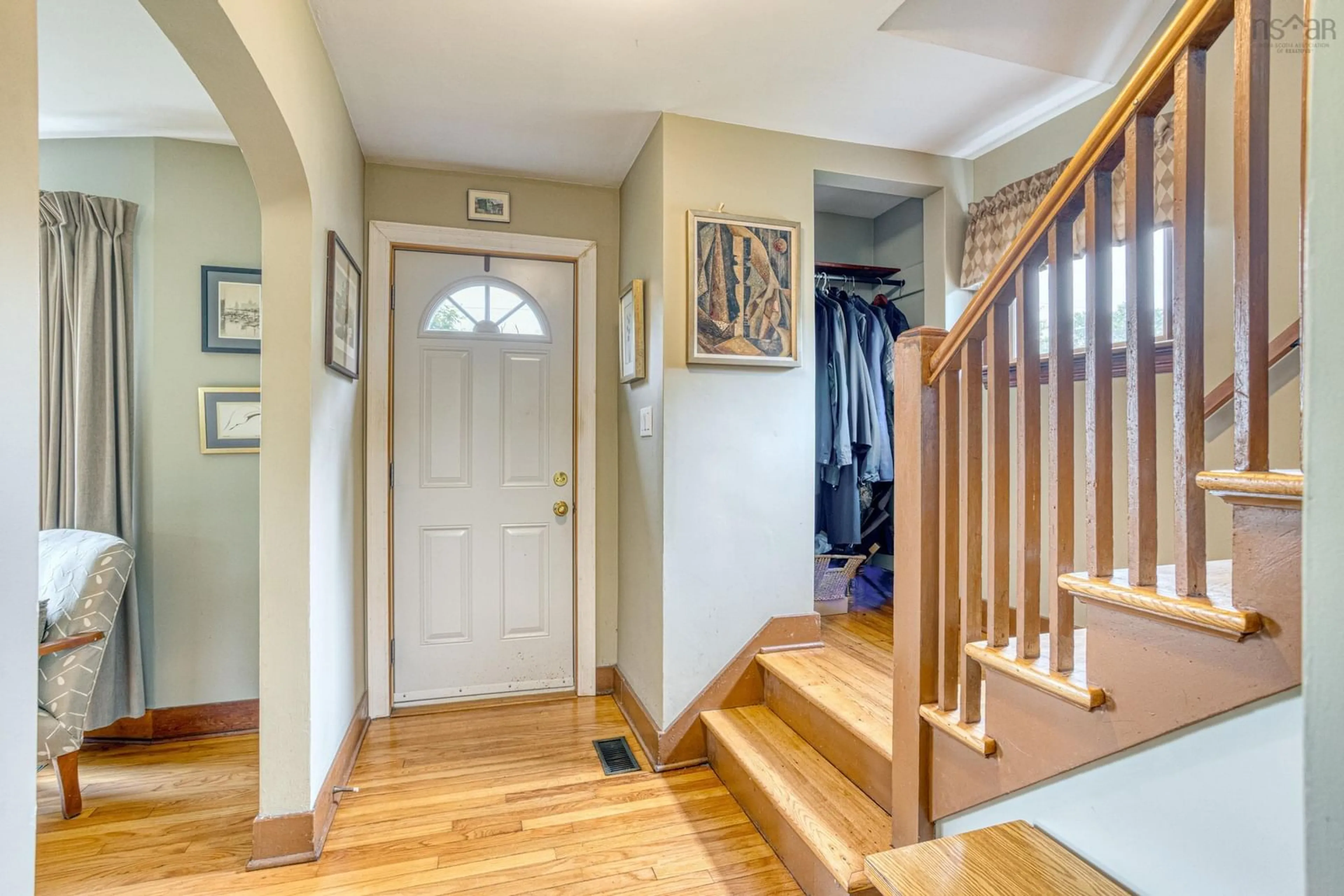 Indoor entryway for 38 Lawson Ave, Dartmouth Nova Scotia B2W 2Z3