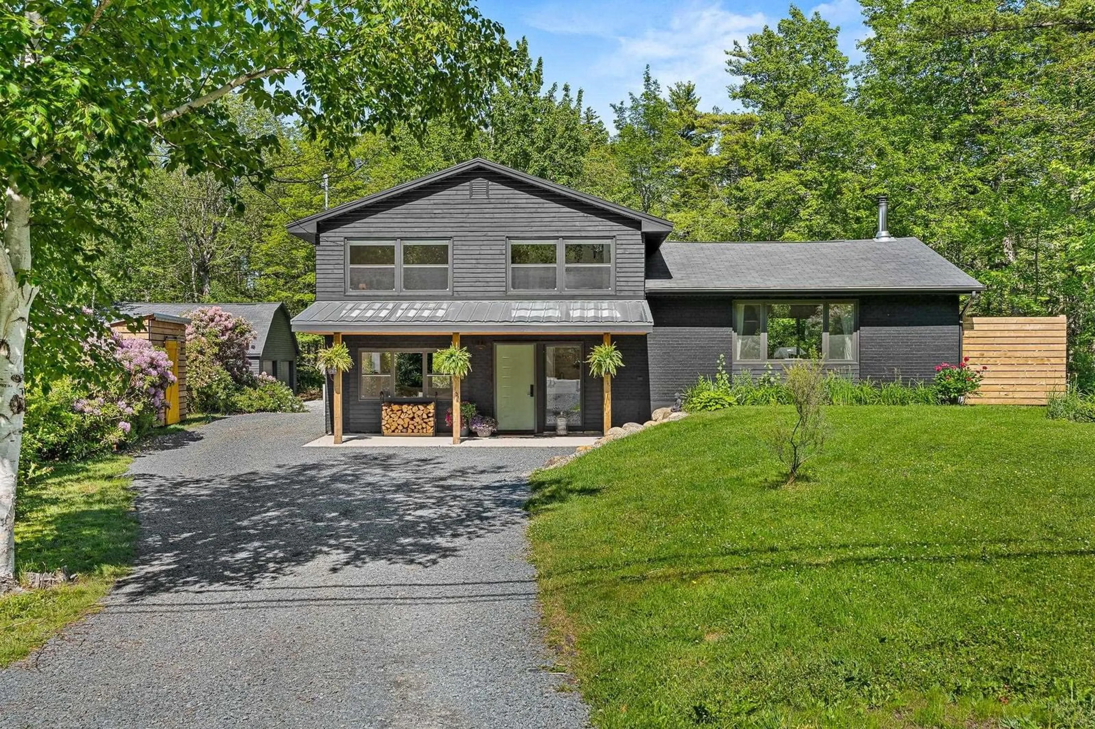 Home with vinyl exterior material, unknown for 87 Mount Pleasant Rd, West Lahave Nova Scotia B0R 1G0