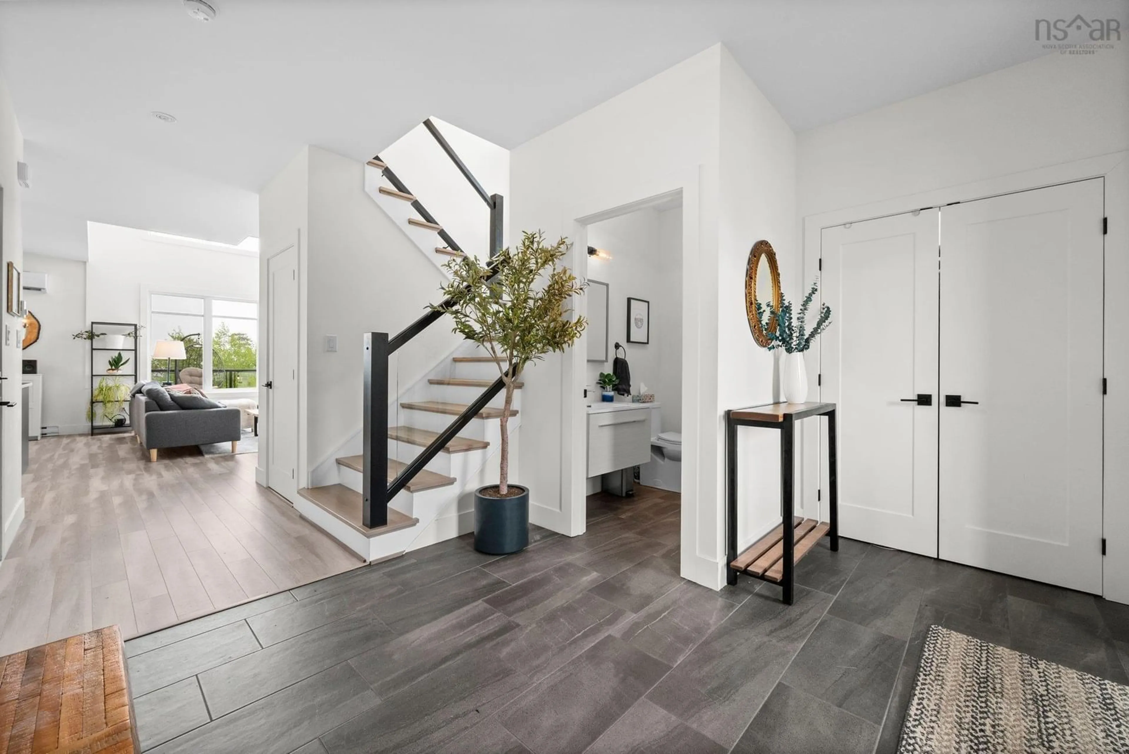 Indoor entryway for 40 Mica Cres, Halifax Nova Scotia B3P 0G8