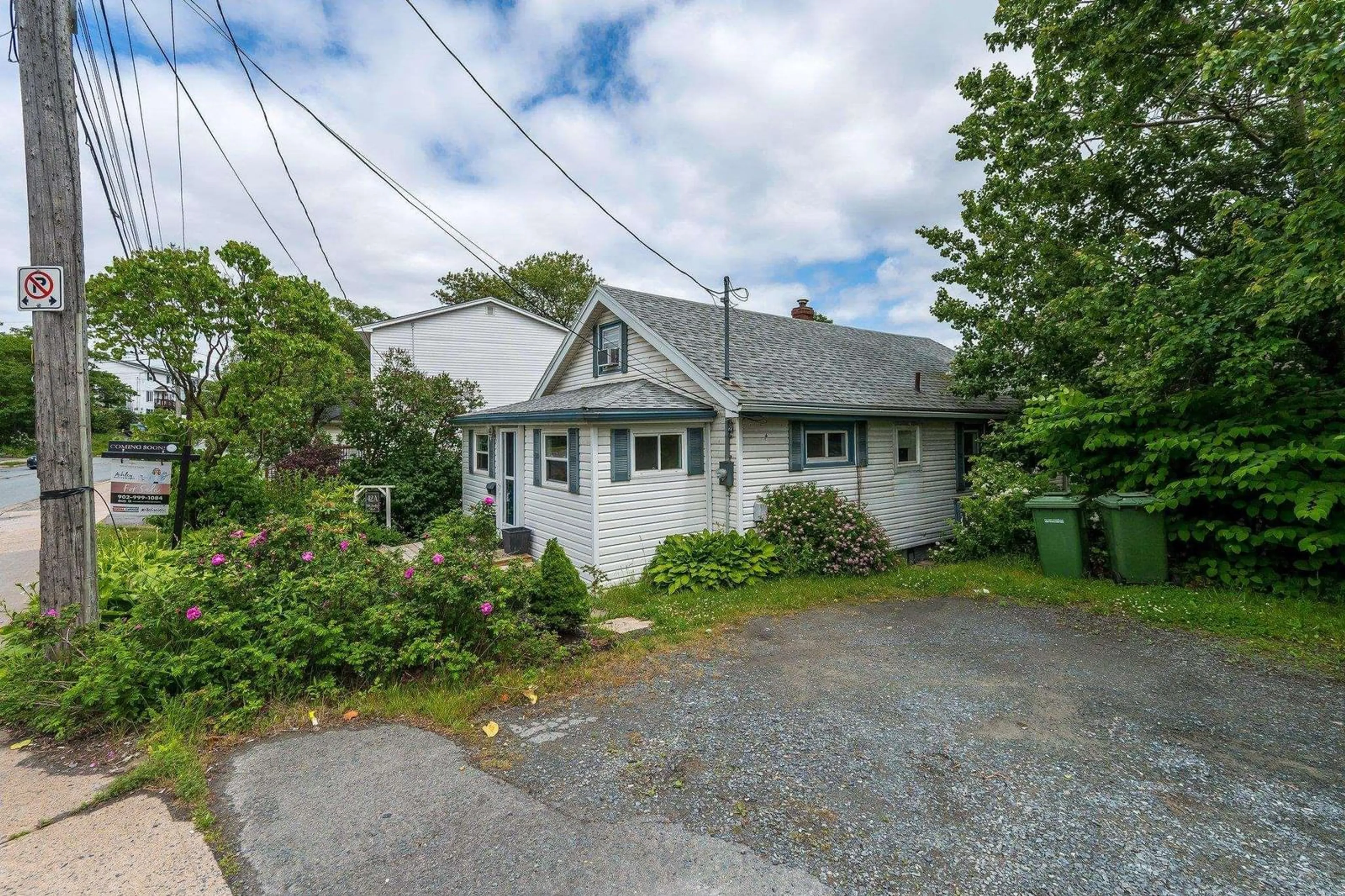 A pic from outside/outdoor area/front of a property/back of a property/a pic from drone, street for 42 A Old Sambro Rd, Halifax Nova Scotia B3P 1Z5