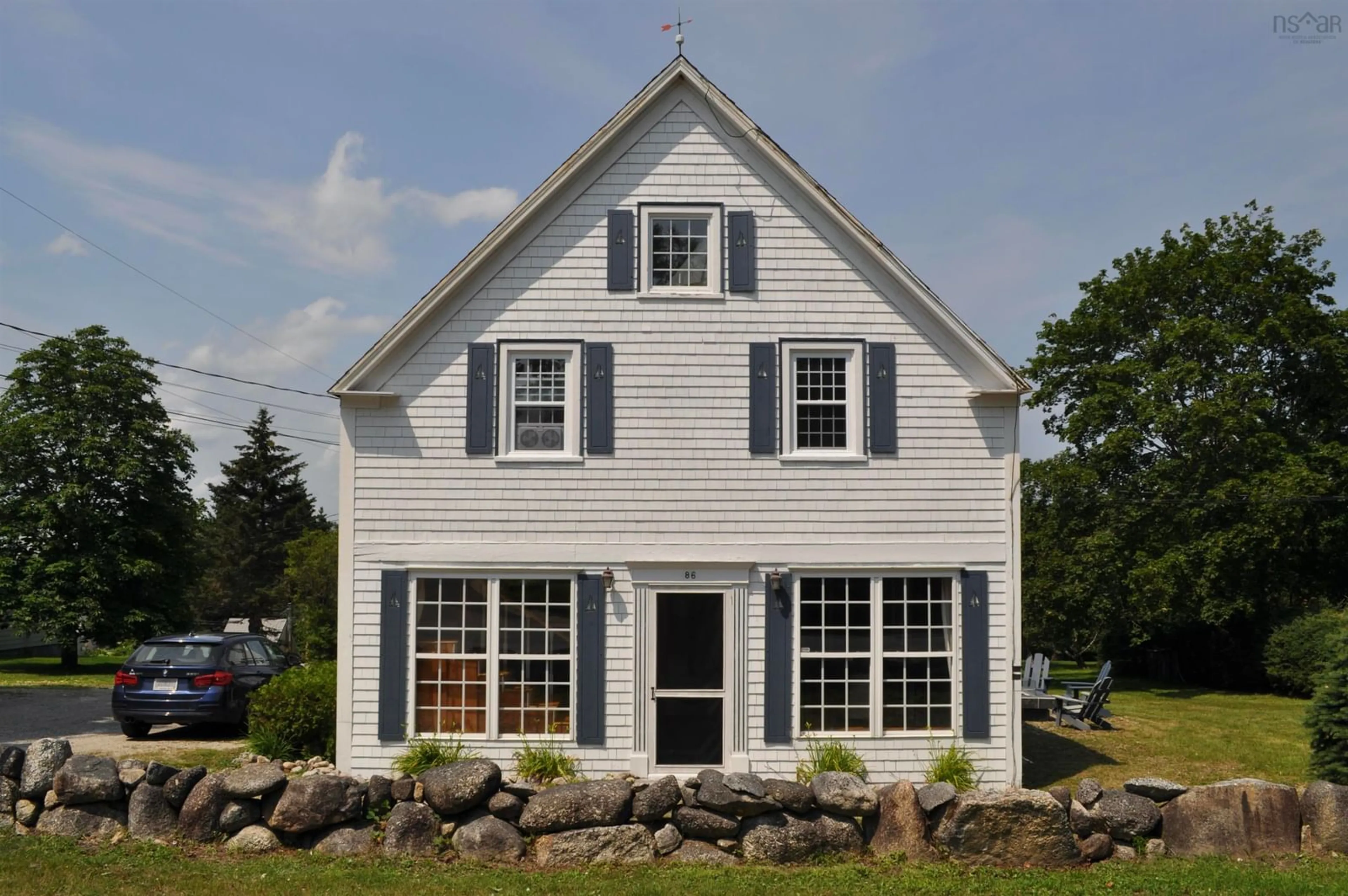 Home with vinyl exterior material, building for 158 Prince St, Chester Nova Scotia B0J 1J0