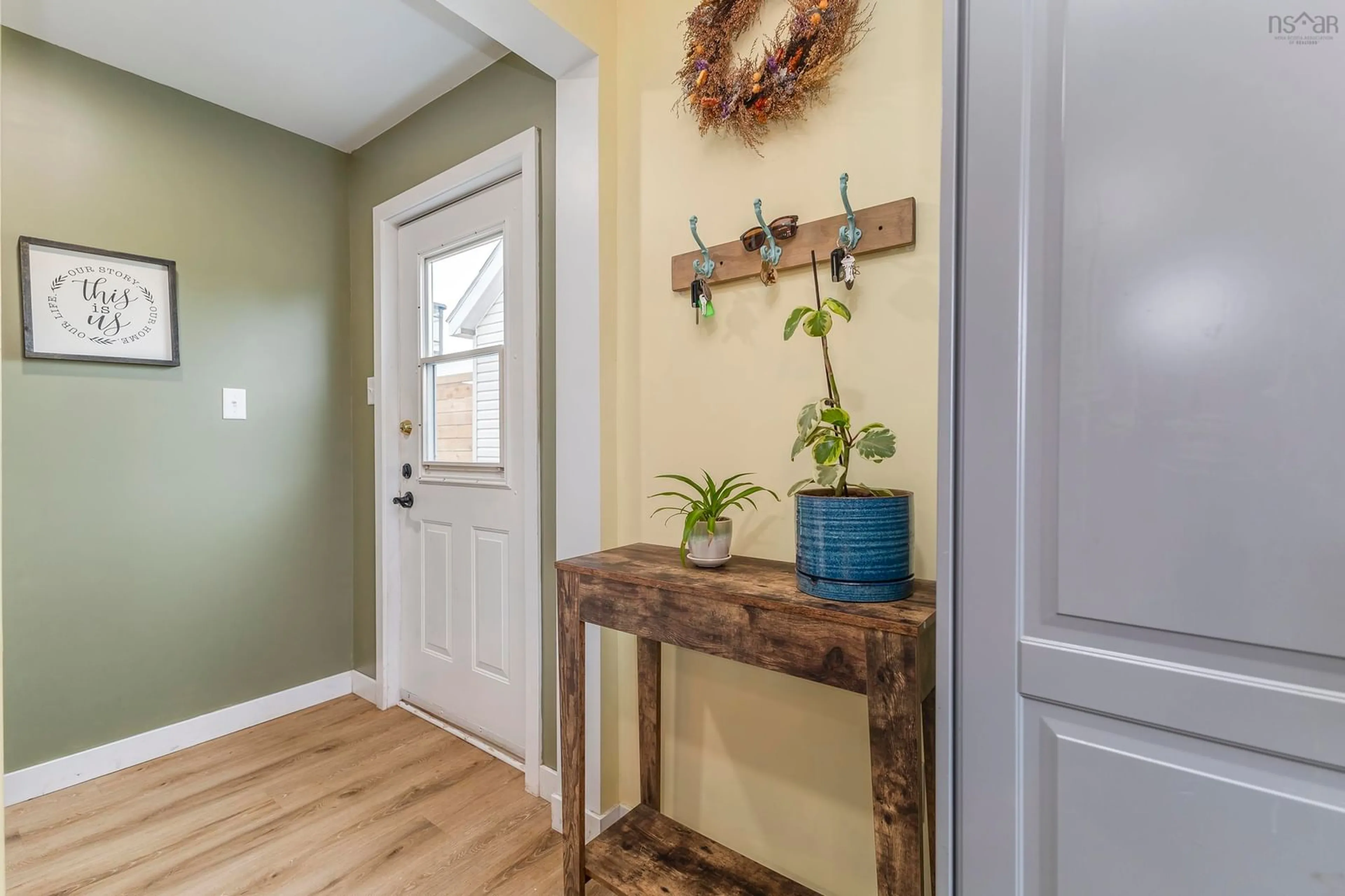Indoor entryway for 259 Old Loop Highway 4, Kemptown Nova Scotia B6L 2J5