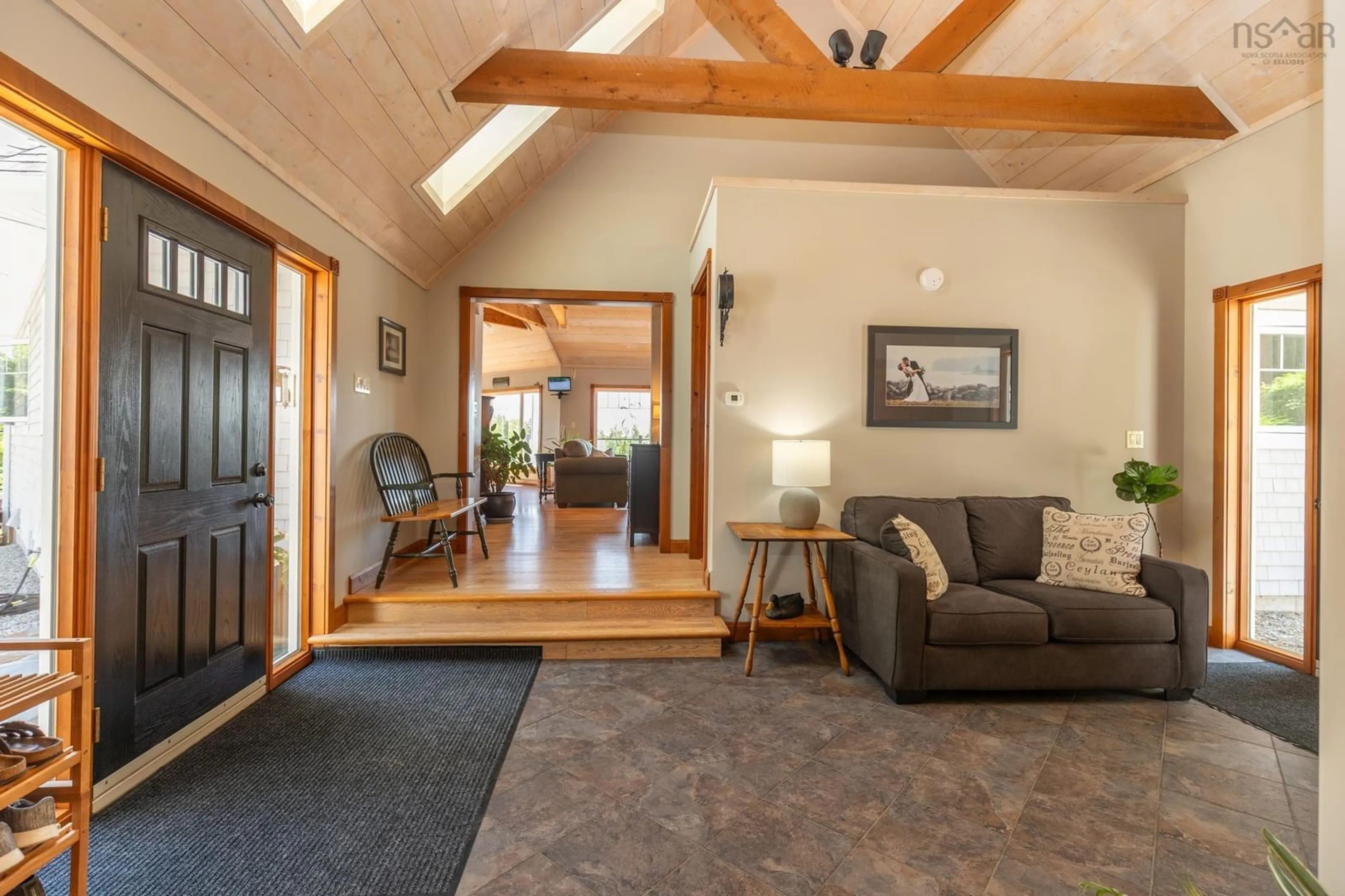 Indoor foyer for 1043 Chemin Tittle Rd, Surettes Island Nova Scotia B0W 3M0