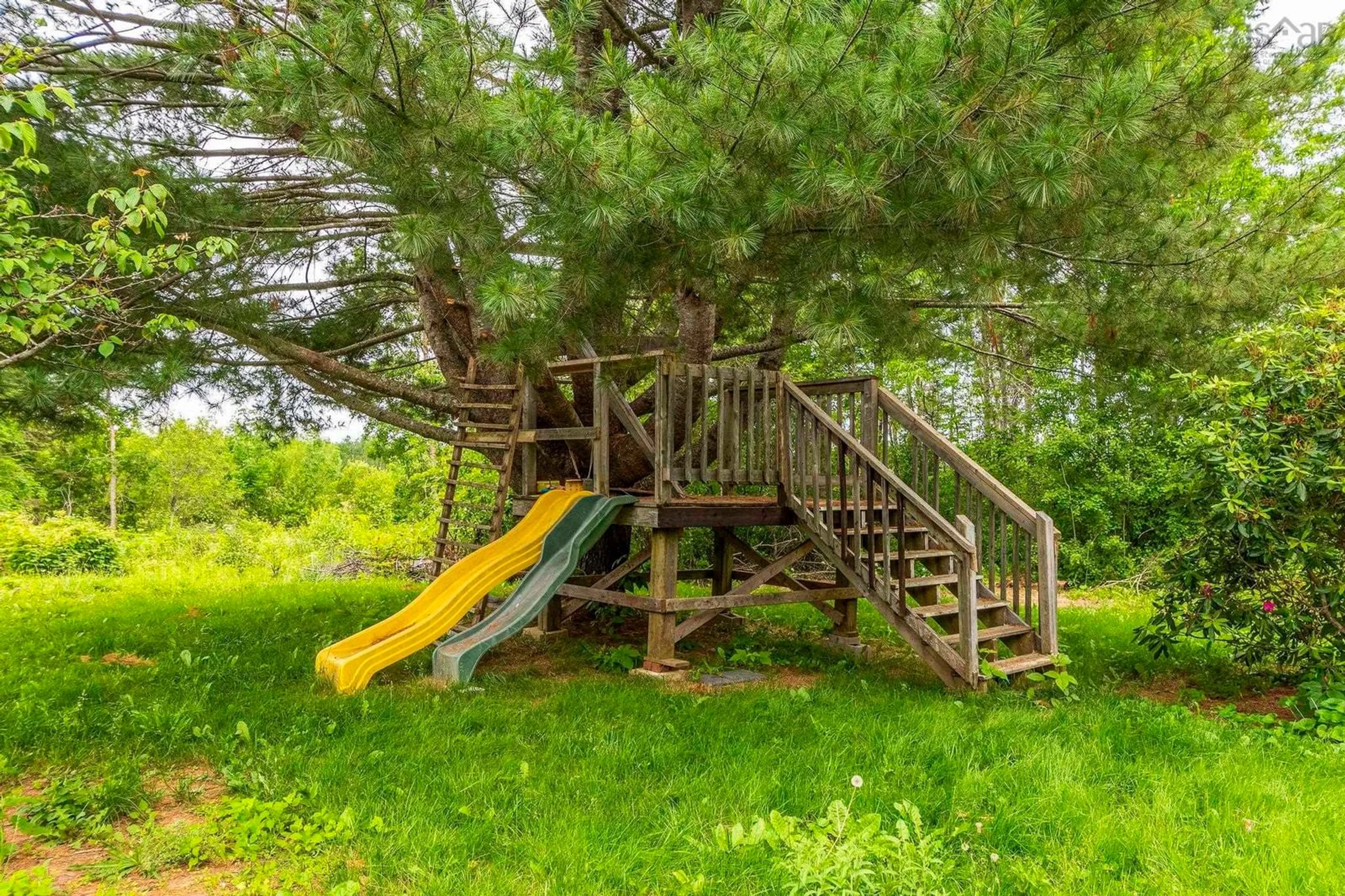 Stairs for 7903 Highway 201, South Williamston Nova Scotia B0S 1M0