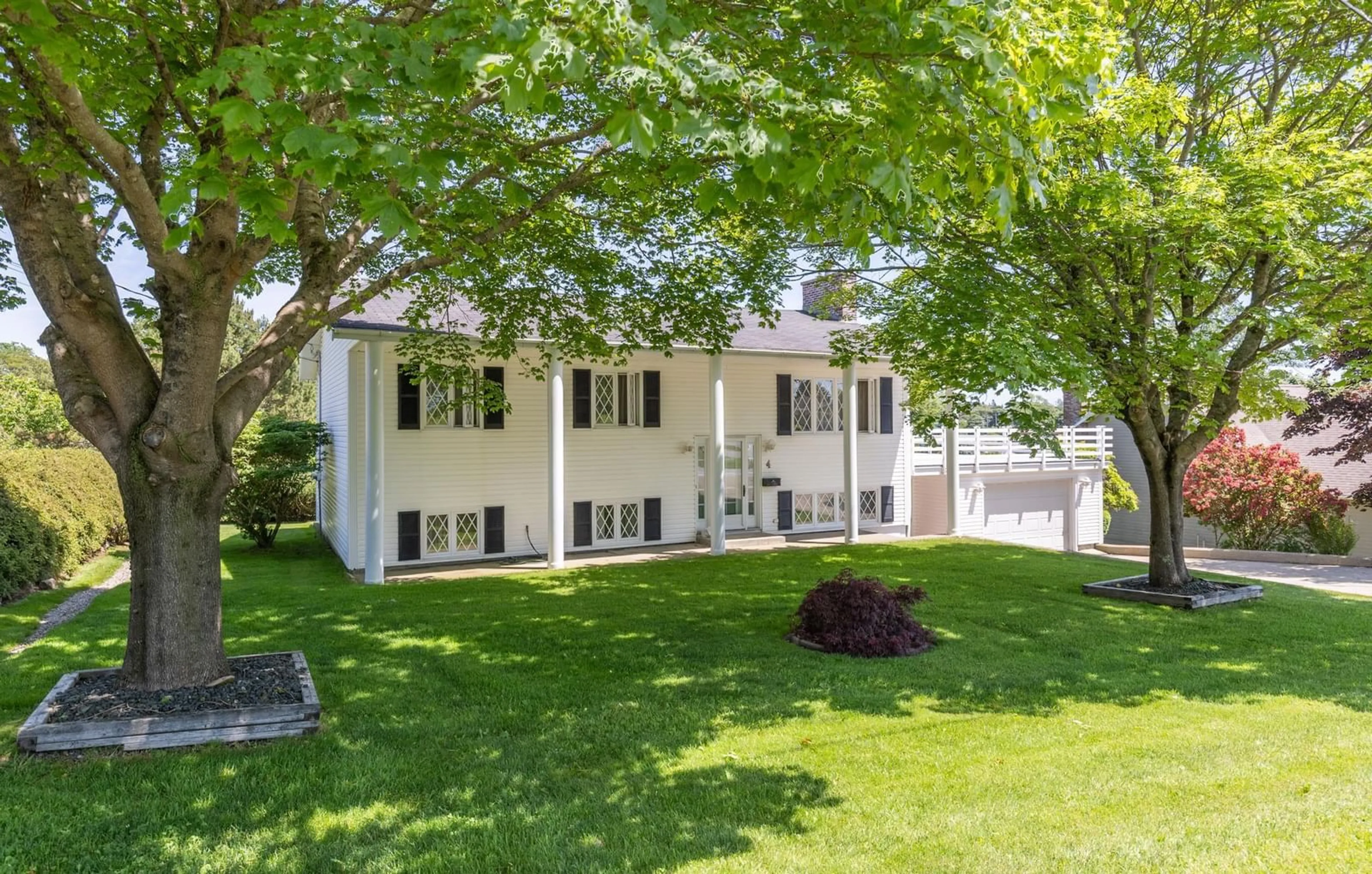 A pic from outside/outdoor area/front of a property/back of a property/a pic from drone, street for 4 Harbourview Dr, Yarmouth Nova Scotia B5A 4C3