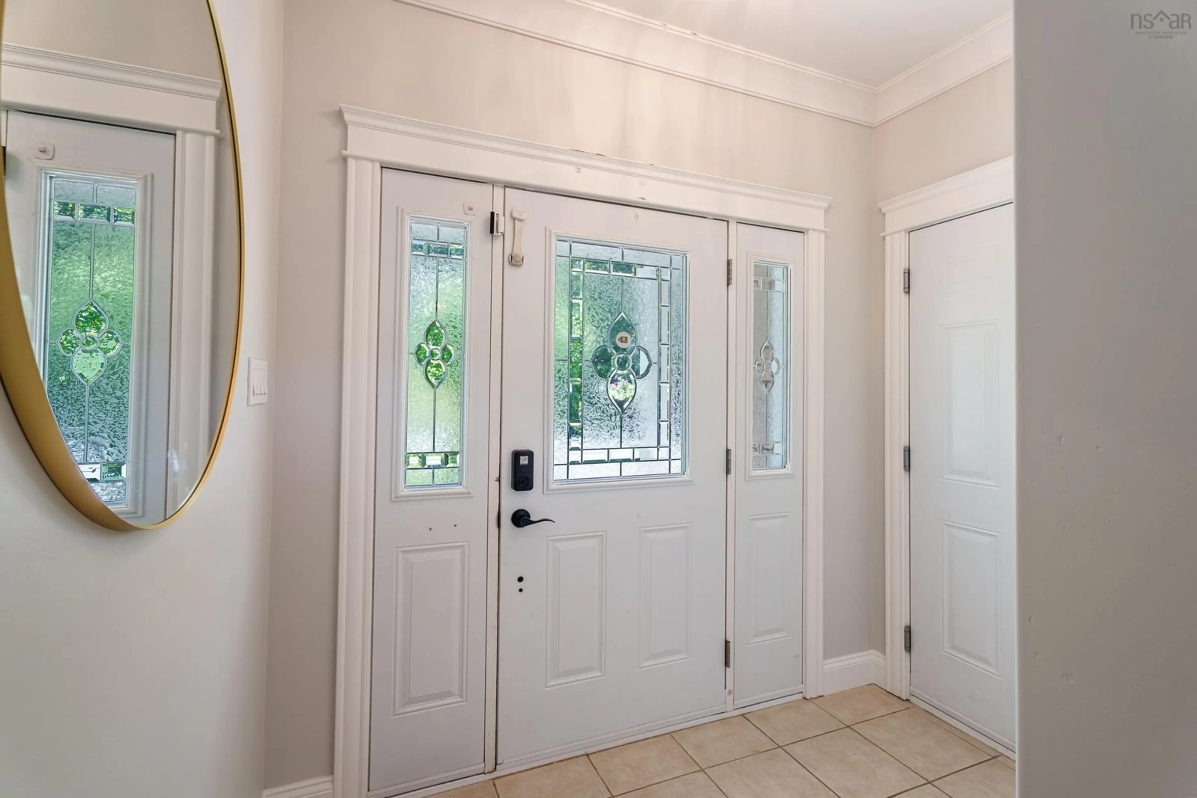Indoor entryway for 98 Golf Links Rd, Bedford Nova Scotia B4A 2J3