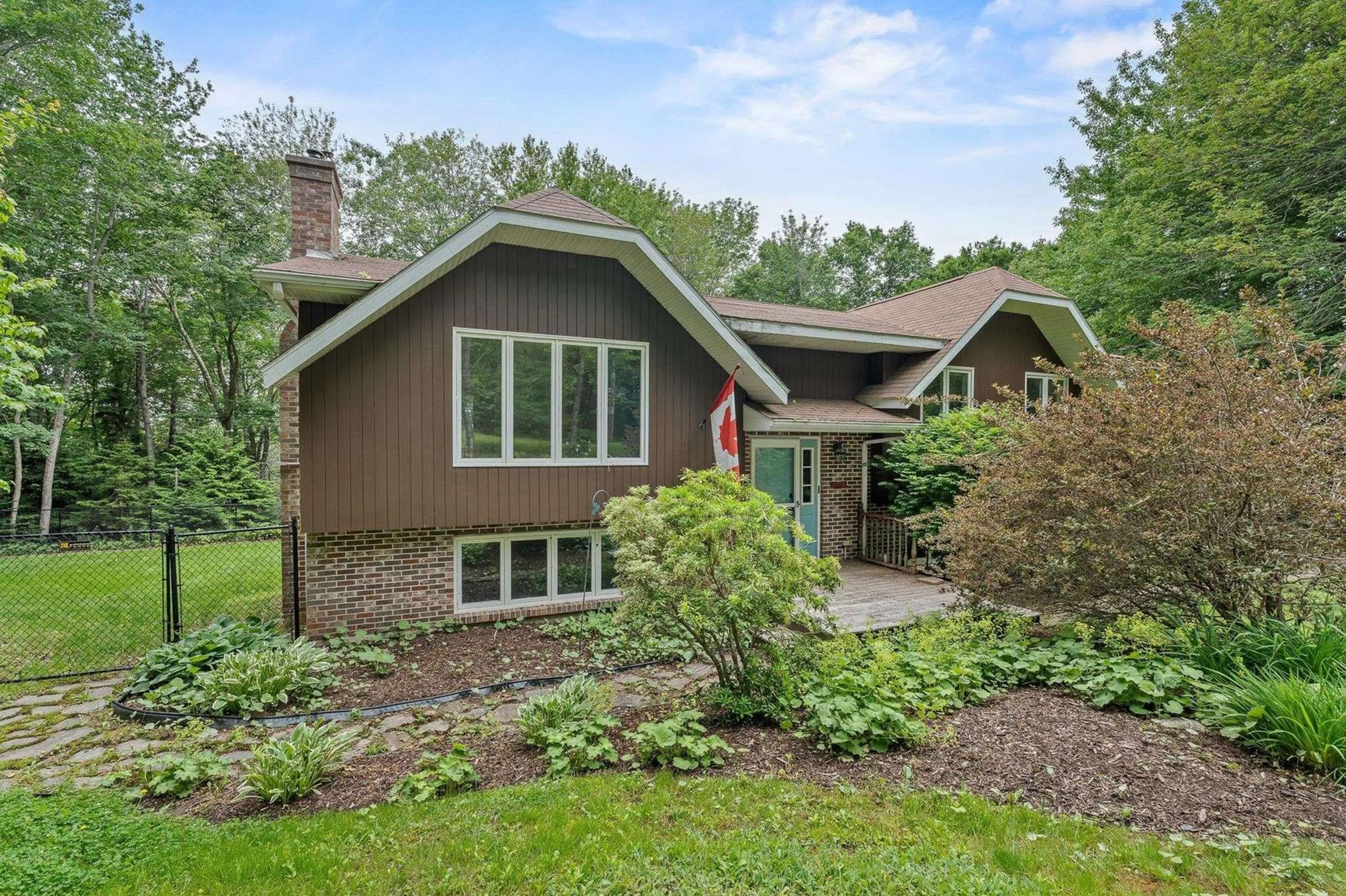 Home with brick exterior material, water/lake/river/ocean view for 239 Howe Ave, Fall River Nova Scotia B2T 1H7
