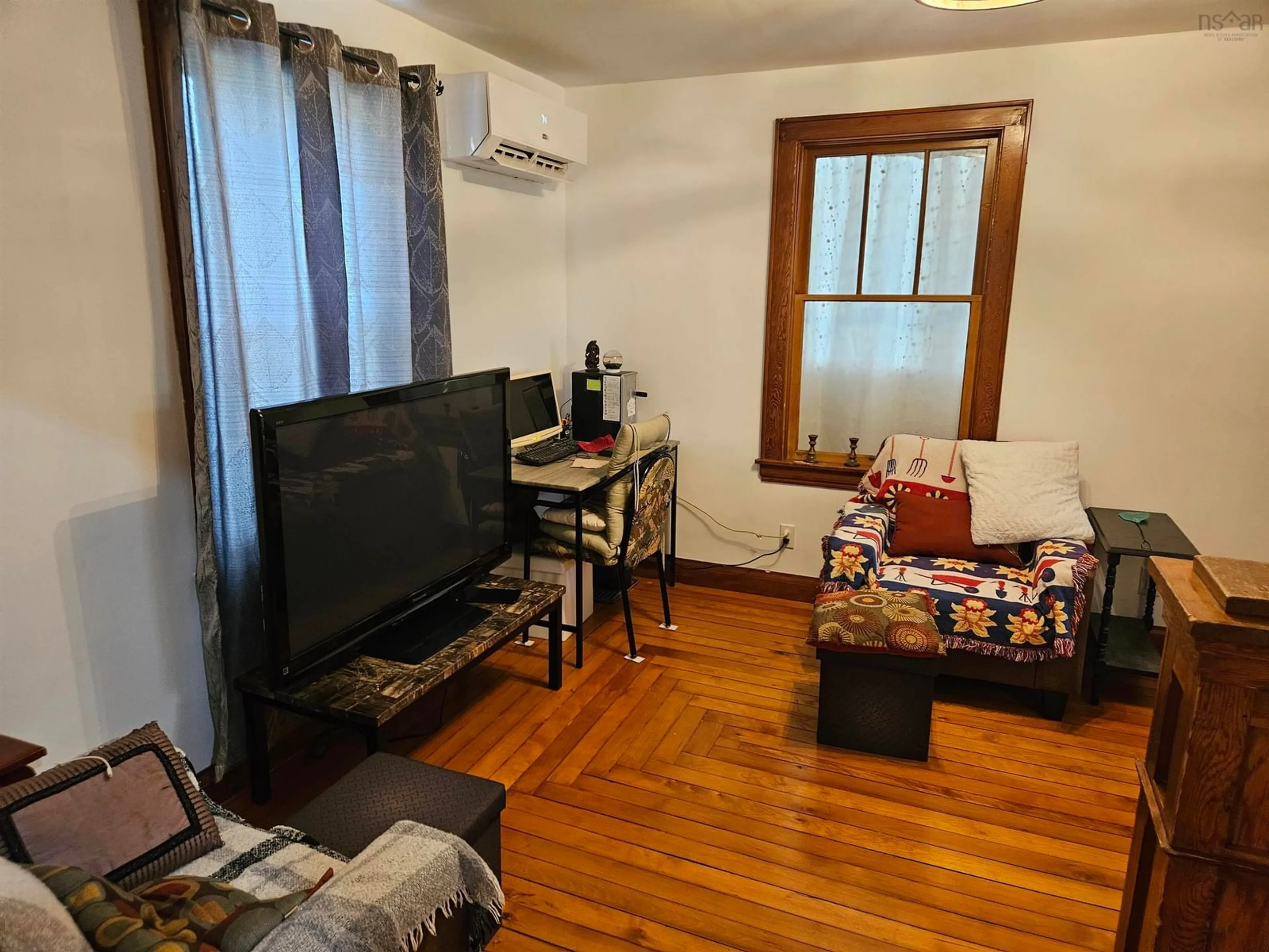 A pic of a room for 10815 Highway 2, Masstown Nova Scotia B0M 1G0