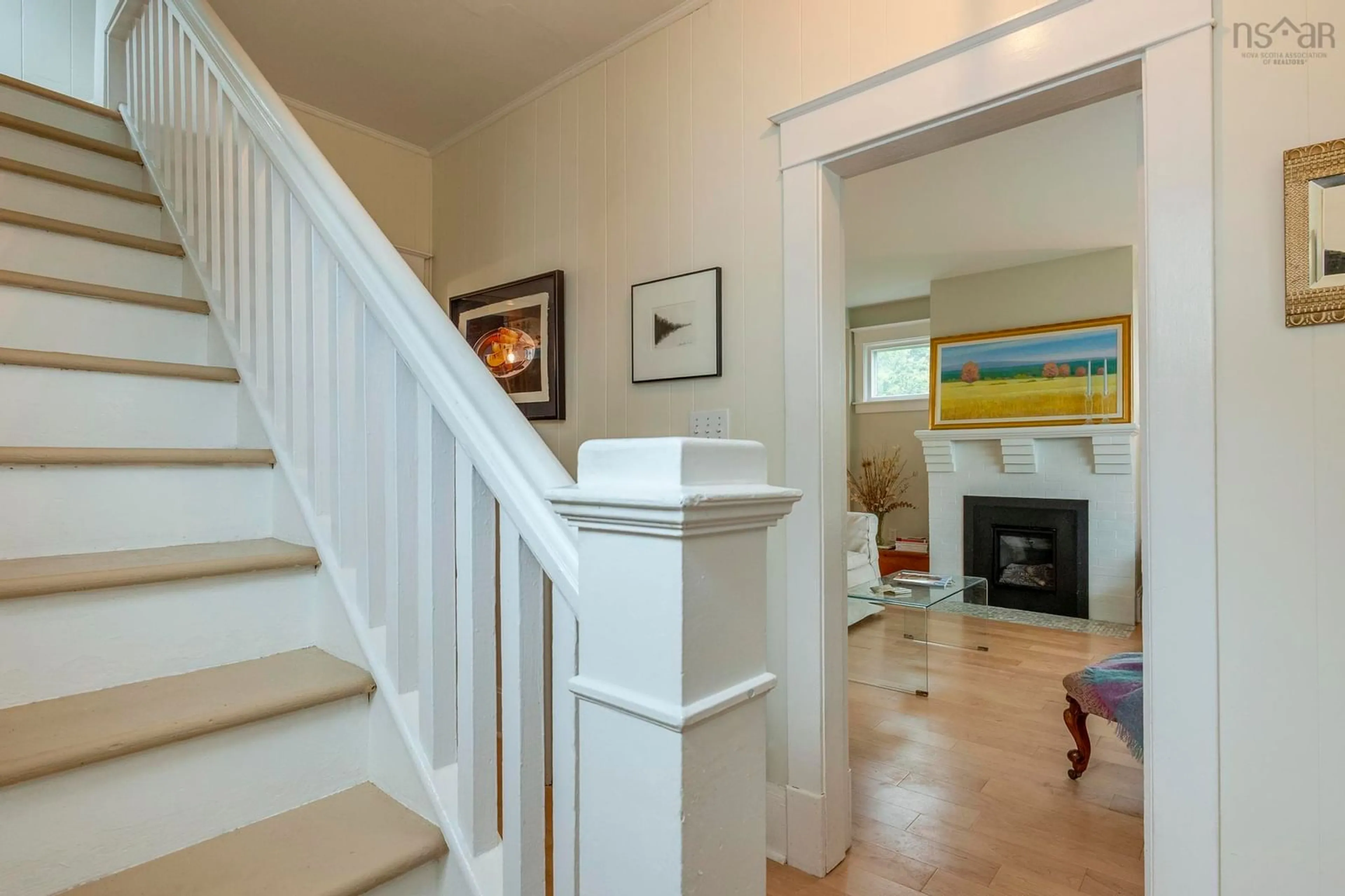 Indoor entryway for 1335 Purcells Cove Rd, Halifax Nova Scotia B3P 1B3