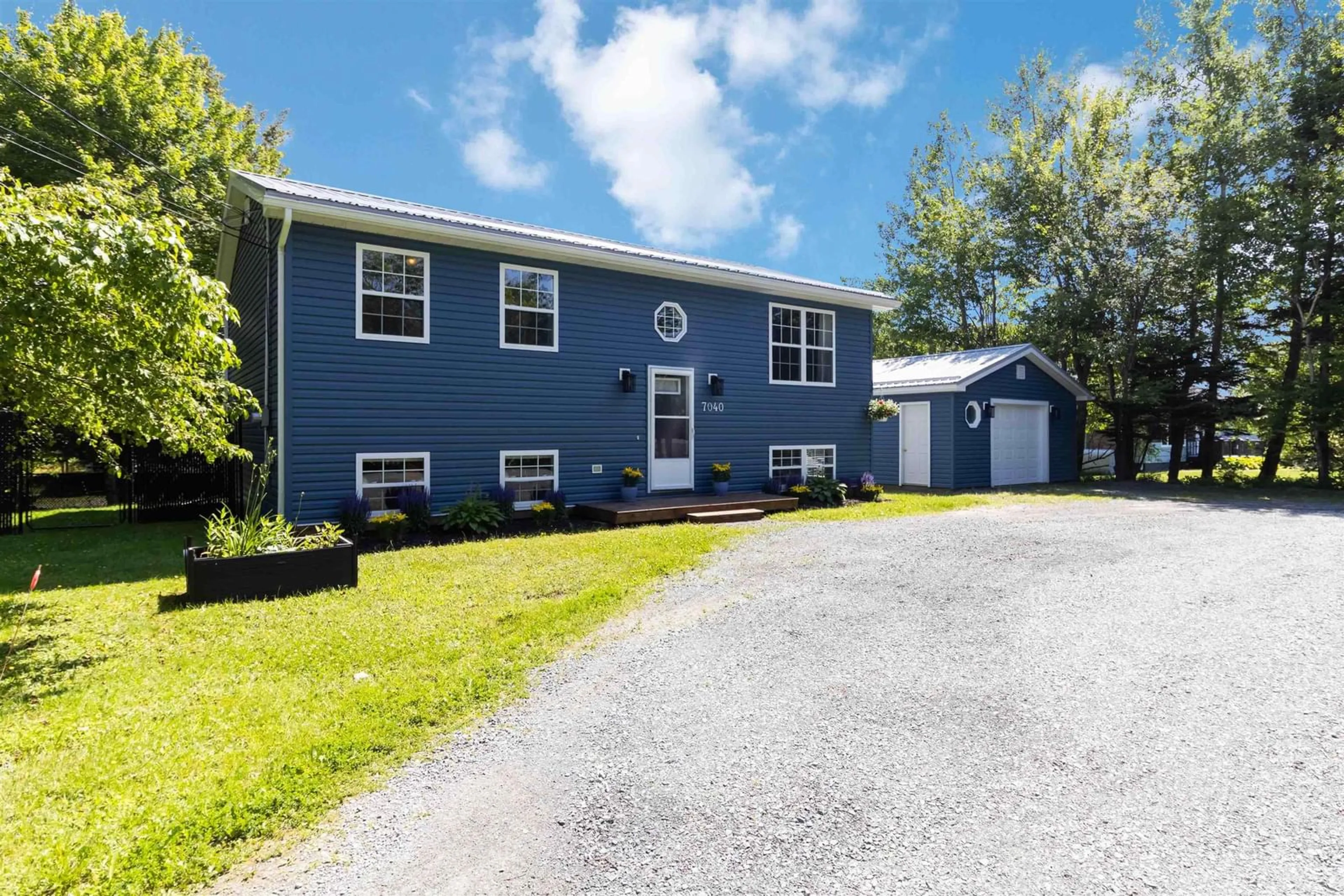 Home with vinyl exterior material, unknown for 7040 Highway 7, Gaetz Brook Nova Scotia B0J 1N0