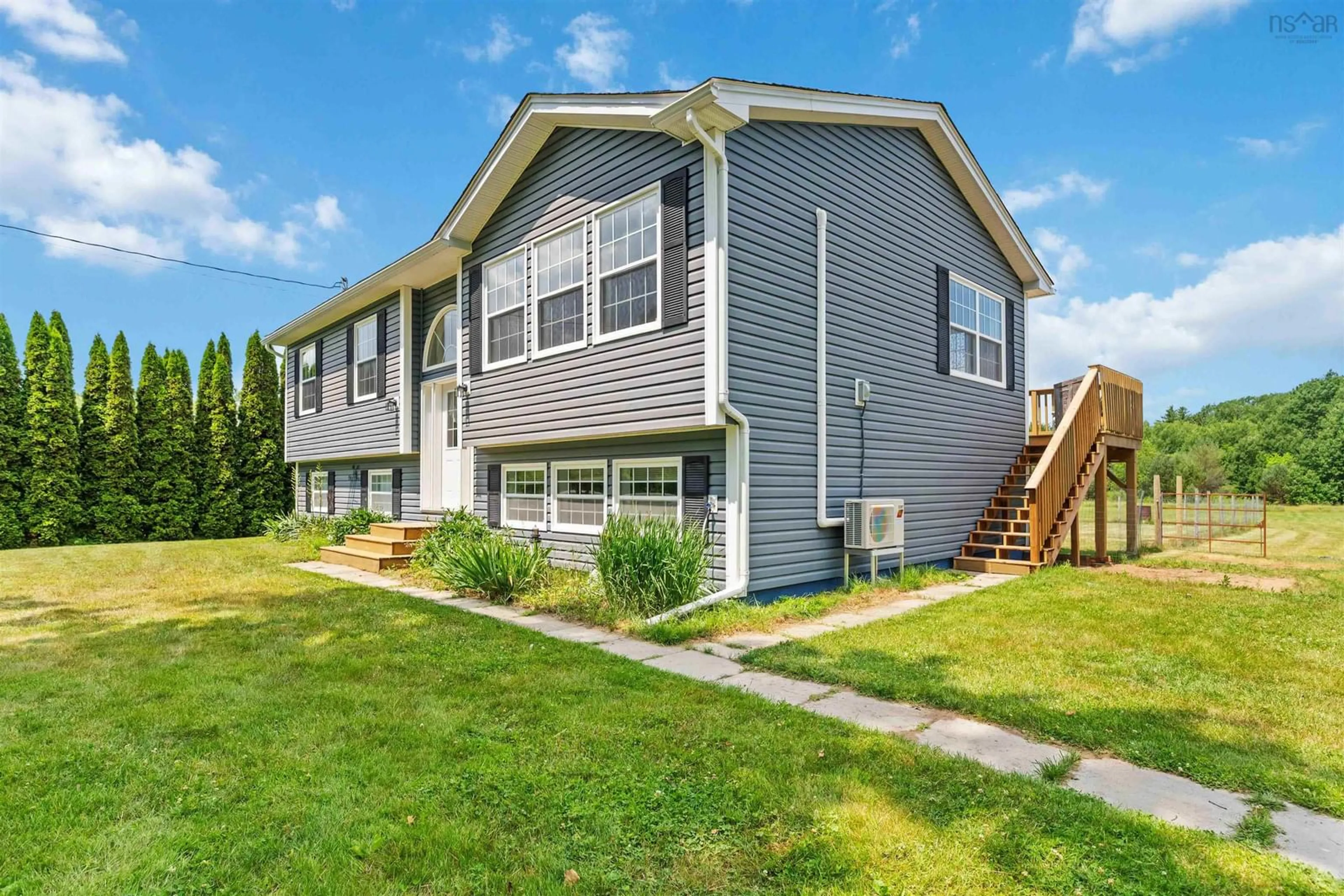 Home with vinyl exterior material, unknown for 9973 201 Hwy, South Farmington Nova Scotia B0P 1W0