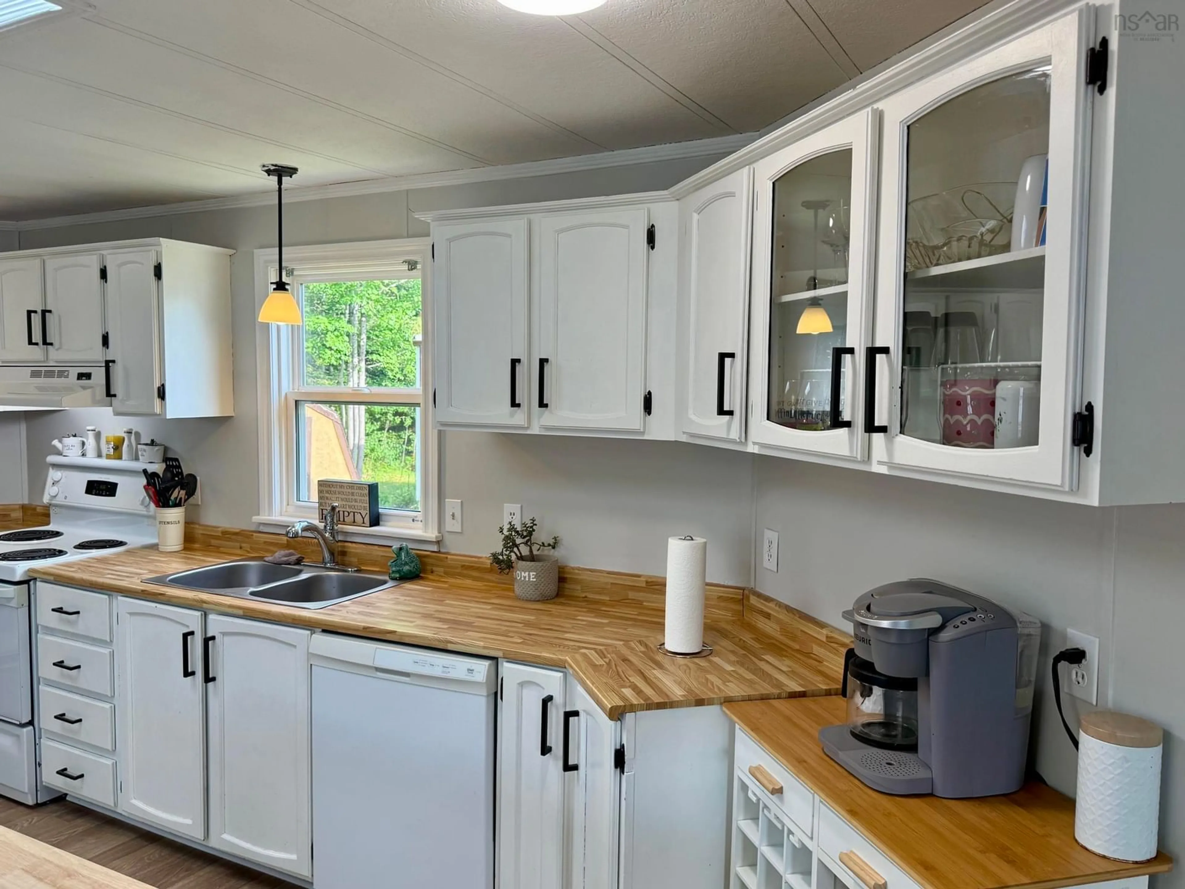 Open concept kitchen, wood/laminate floor for 82 Jonah Drive, Enfield Nova Scotia B2T 1K4