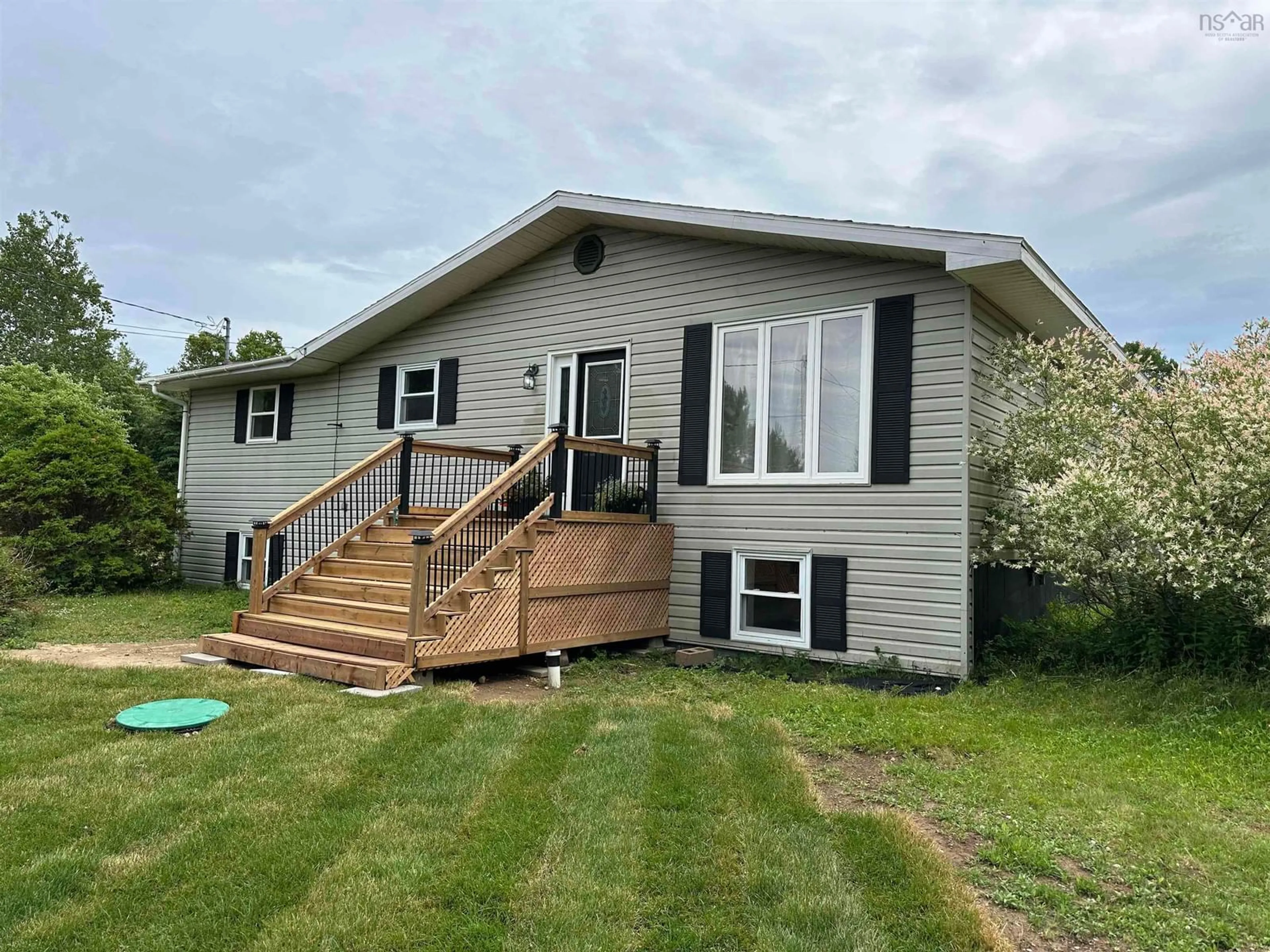 Home with vinyl exterior material, unknown for 173 O'brien St, Gardiner Mines Nova Scotia B1H 5N7