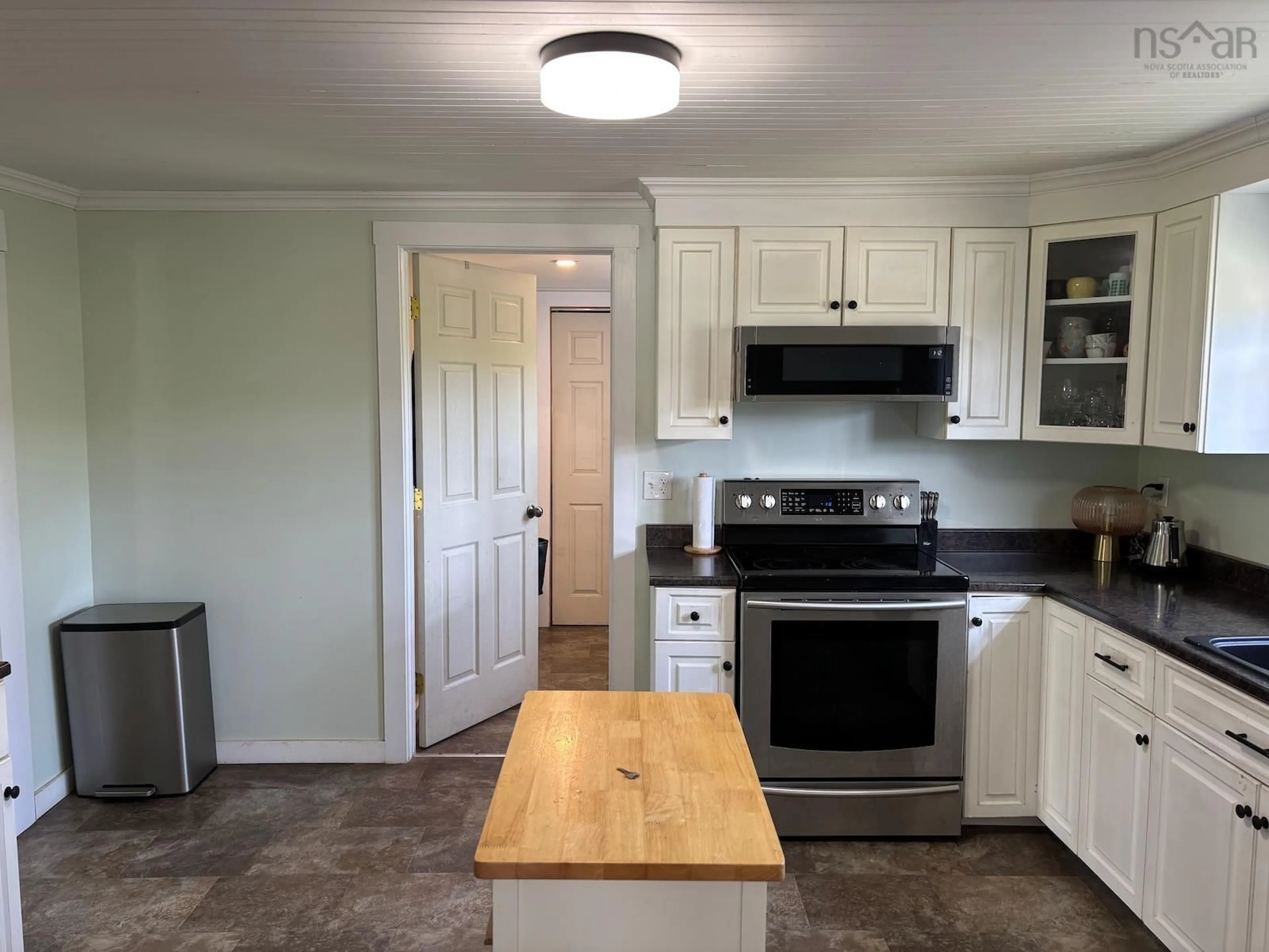 Standard kitchen, unknown for 10230 Highway 3, Arcadia Nova Scotia B0W 1B0