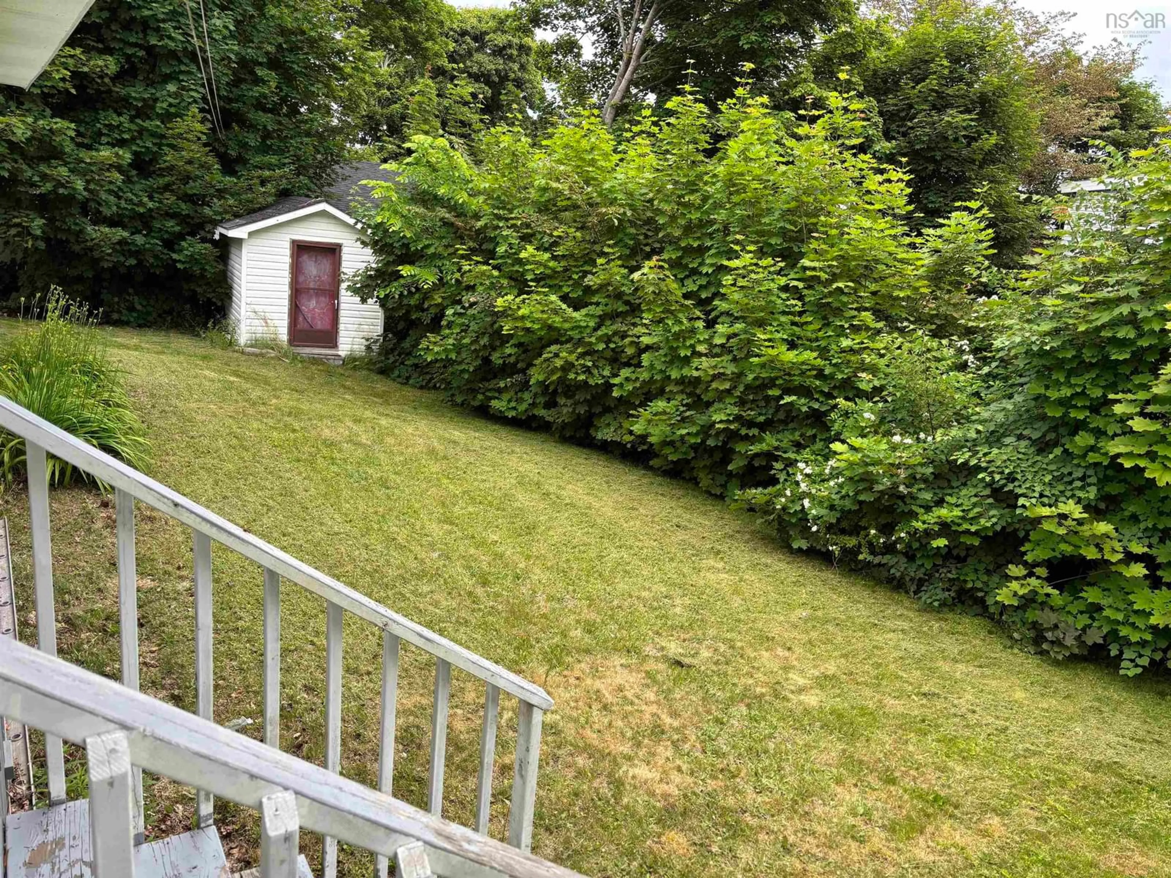 A pic from outside/outdoor area/front of a property/back of a property/a pic from drone, unknown for 15 Park Street, North Sydney Nova Scotia B2A 1G3