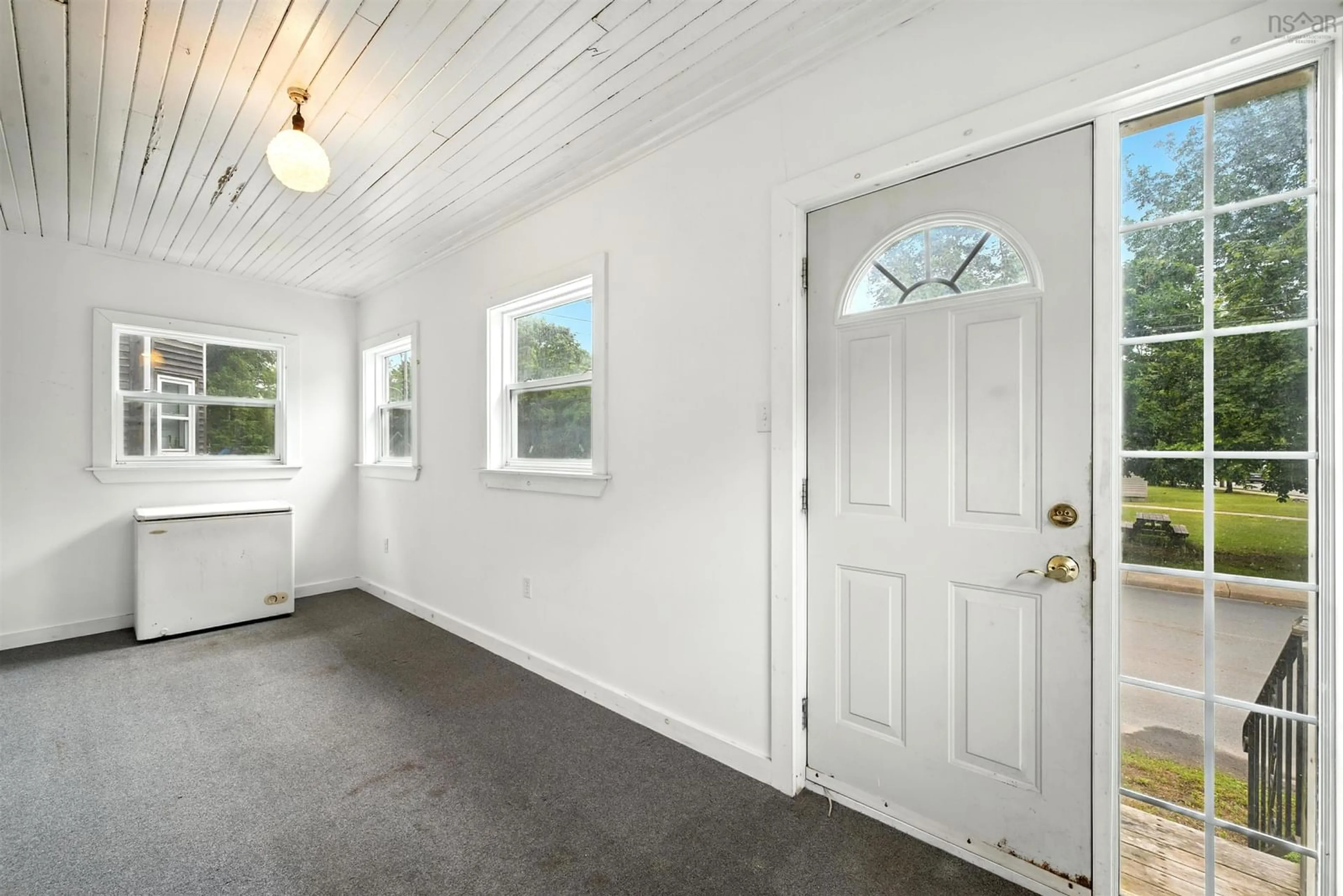 Indoor entryway for 212 Albert St, Windsor Nova Scotia B0N 2T0
