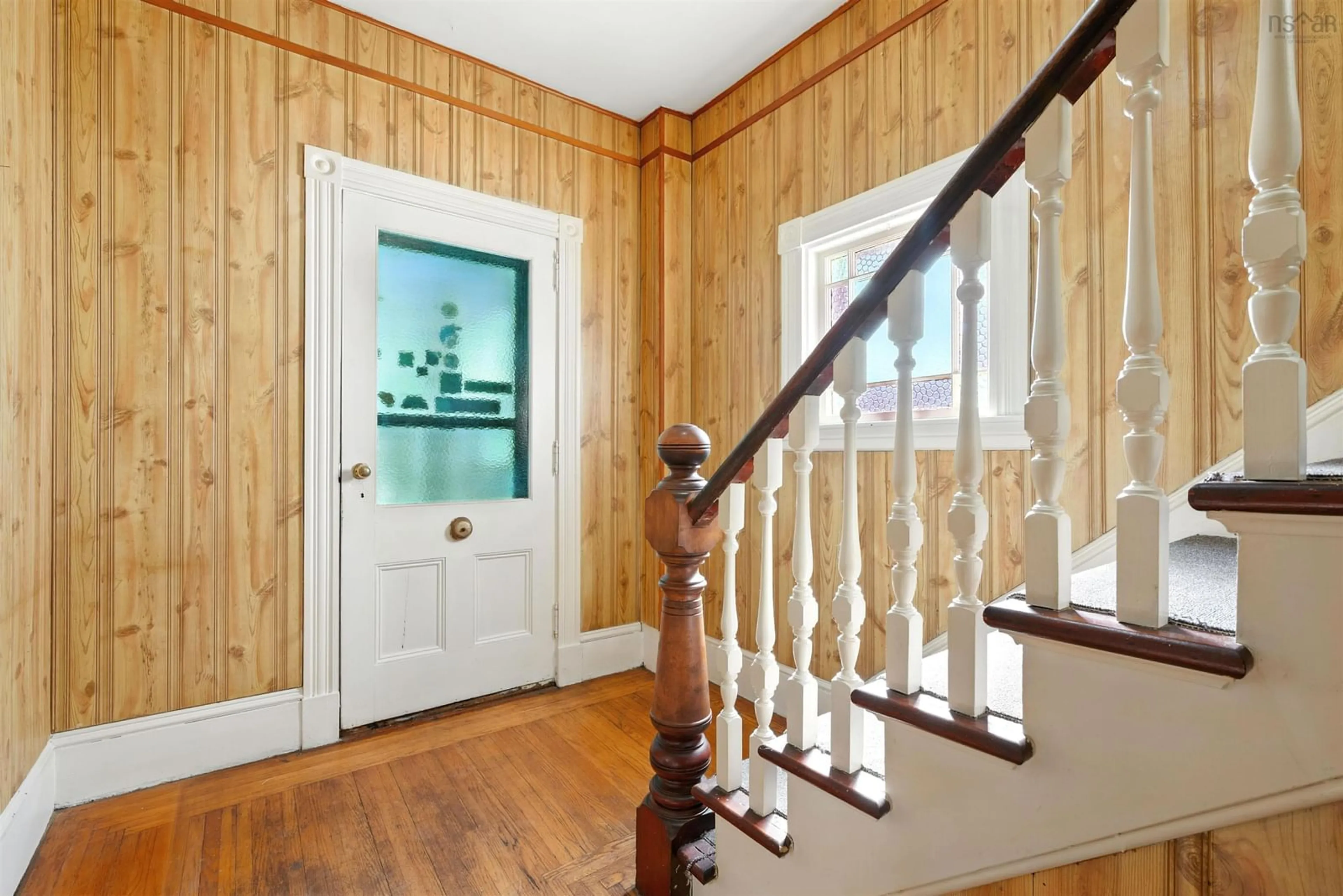 Indoor foyer for 212 Albert St, Windsor Nova Scotia B0N 2T0