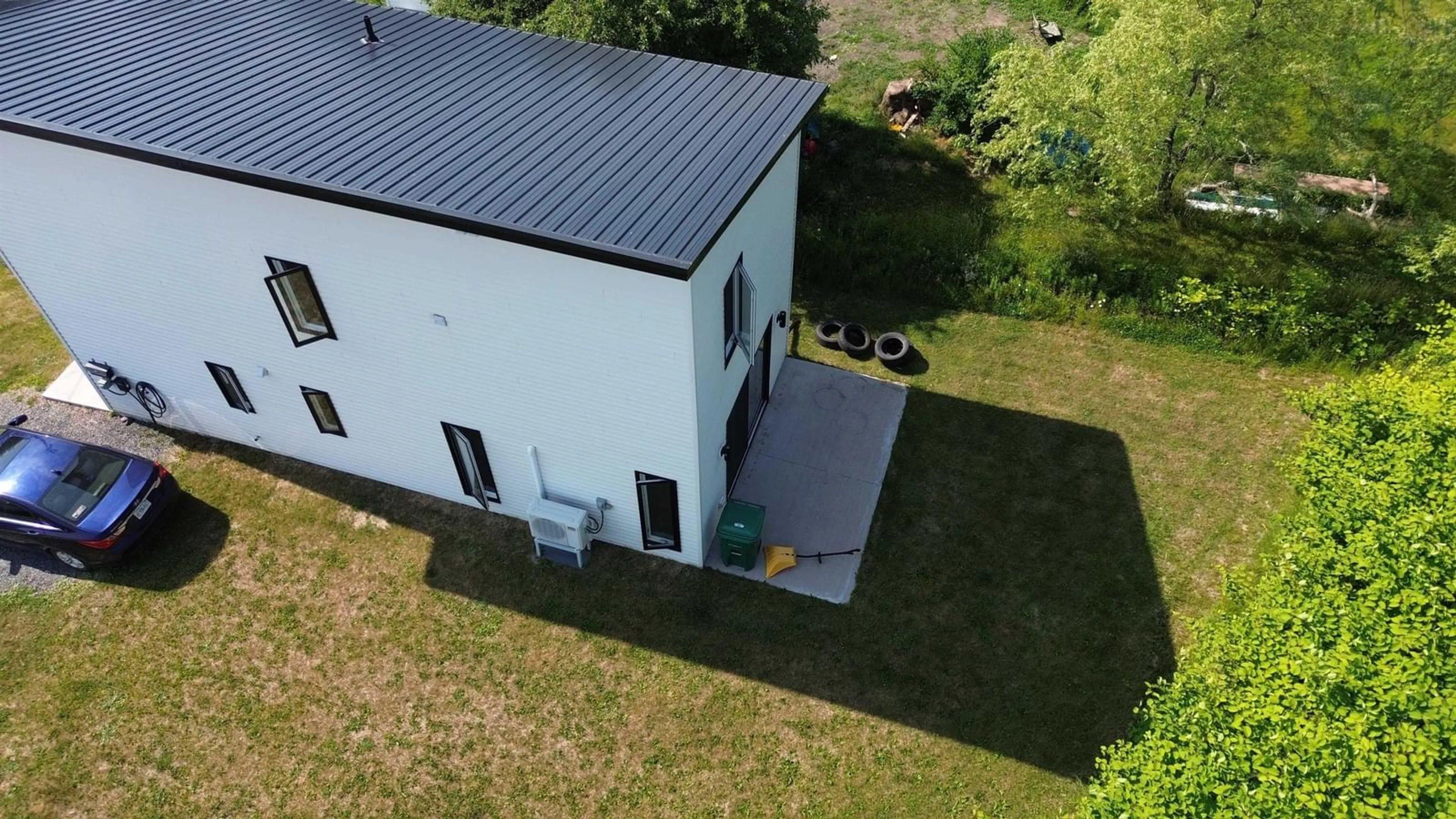 A pic from outside/outdoor area/front of a property/back of a property/a pic from drone, building for 567 Young St, Truro Nova Scotia B2N 3Y8