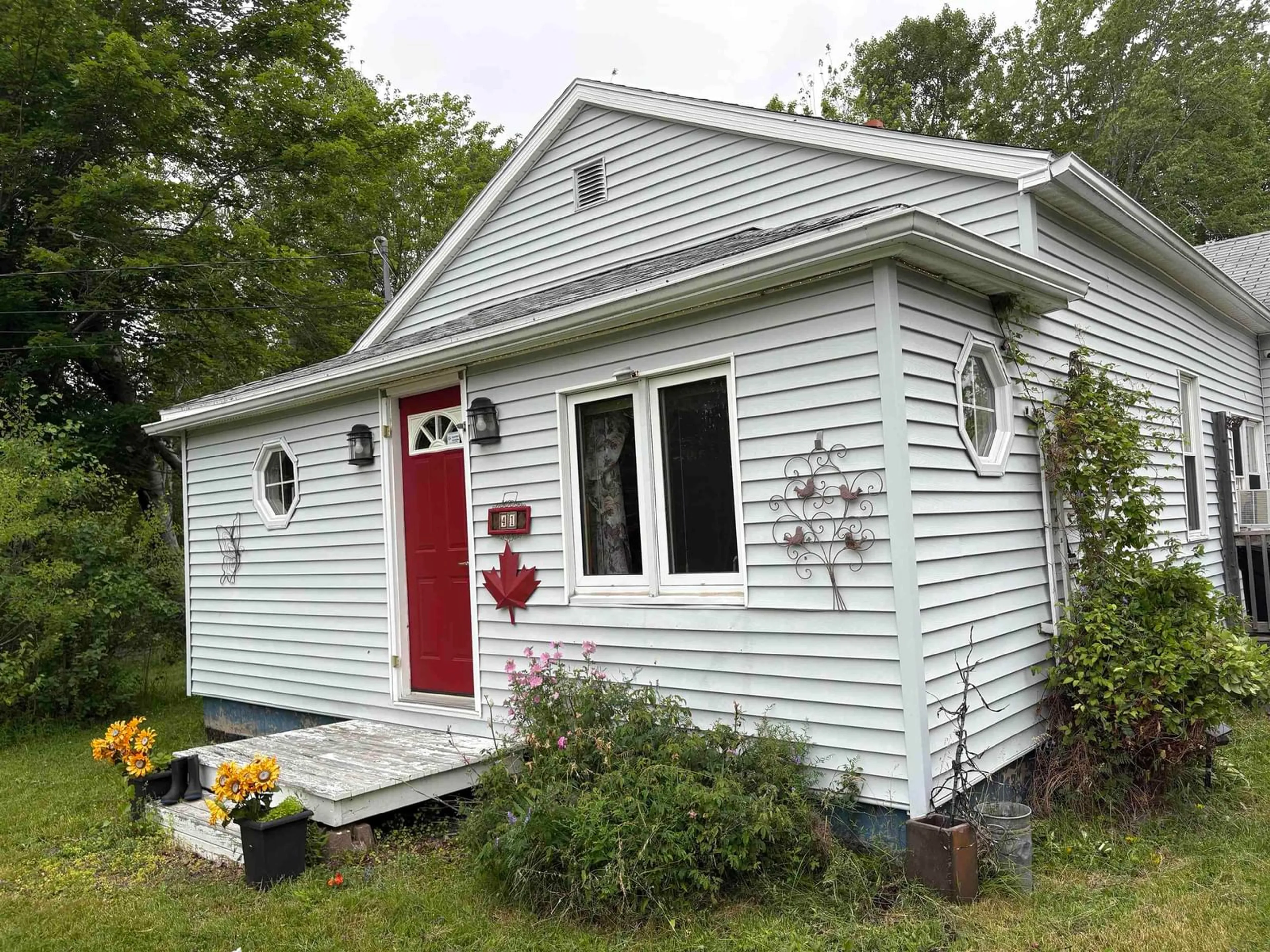 Home with vinyl exterior material, unknown for 41 Conley Dr, Westville Nova Scotia B0K 2A0