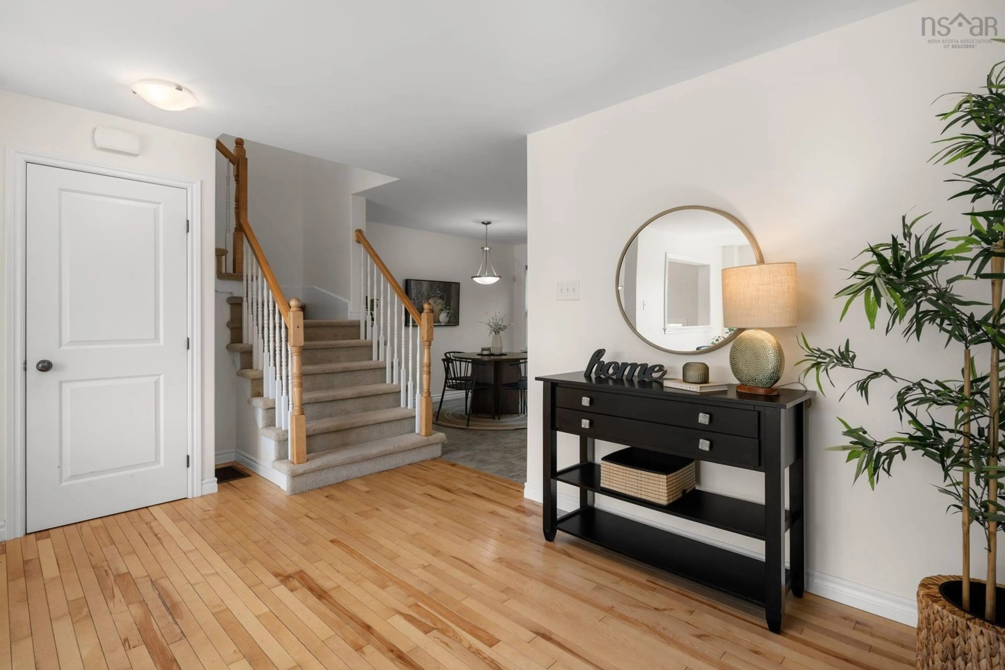 Indoor entryway for 49 Collingwood Crt, Dartmouth Nova Scotia B2W 0G4