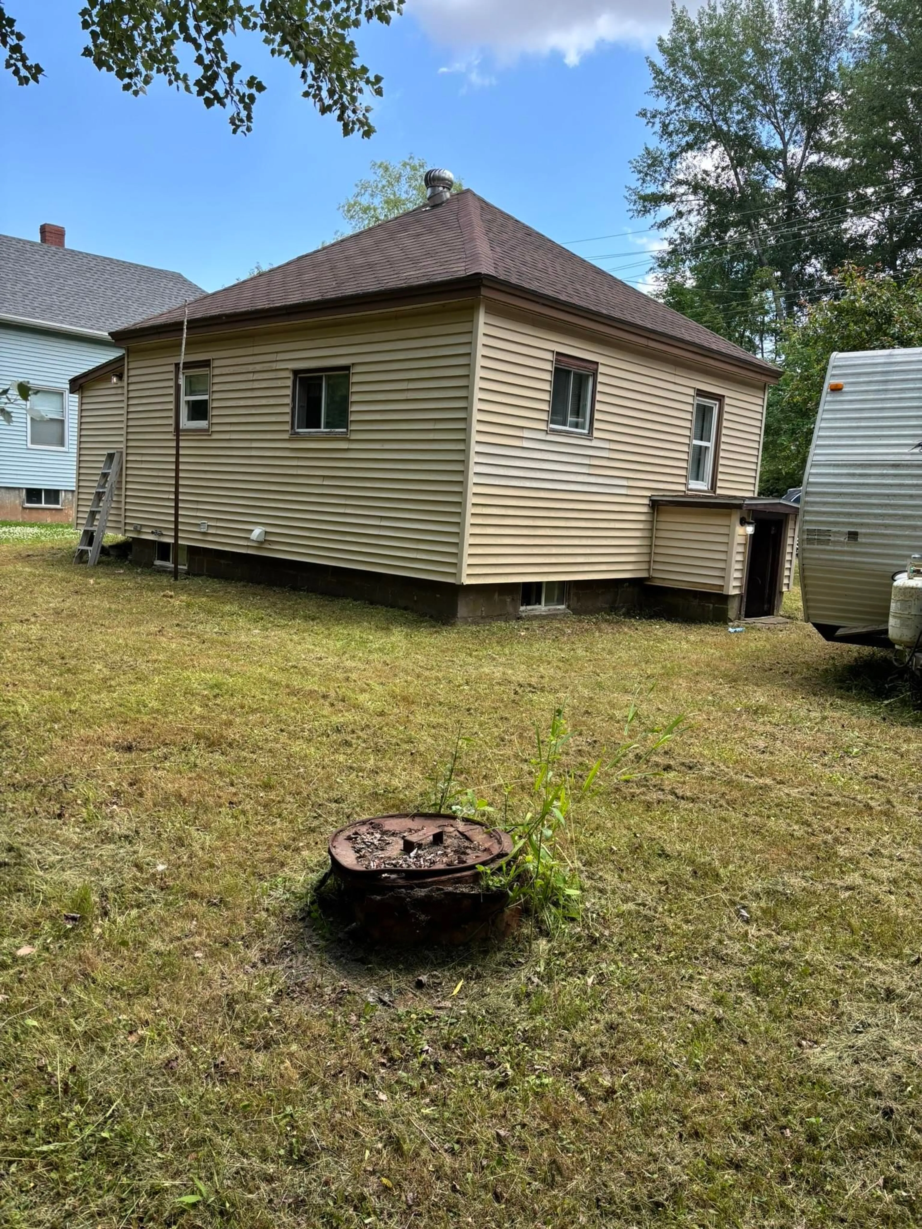 Shed for 76 Willow St, Hants Border Nova Scotia B0P 1P0