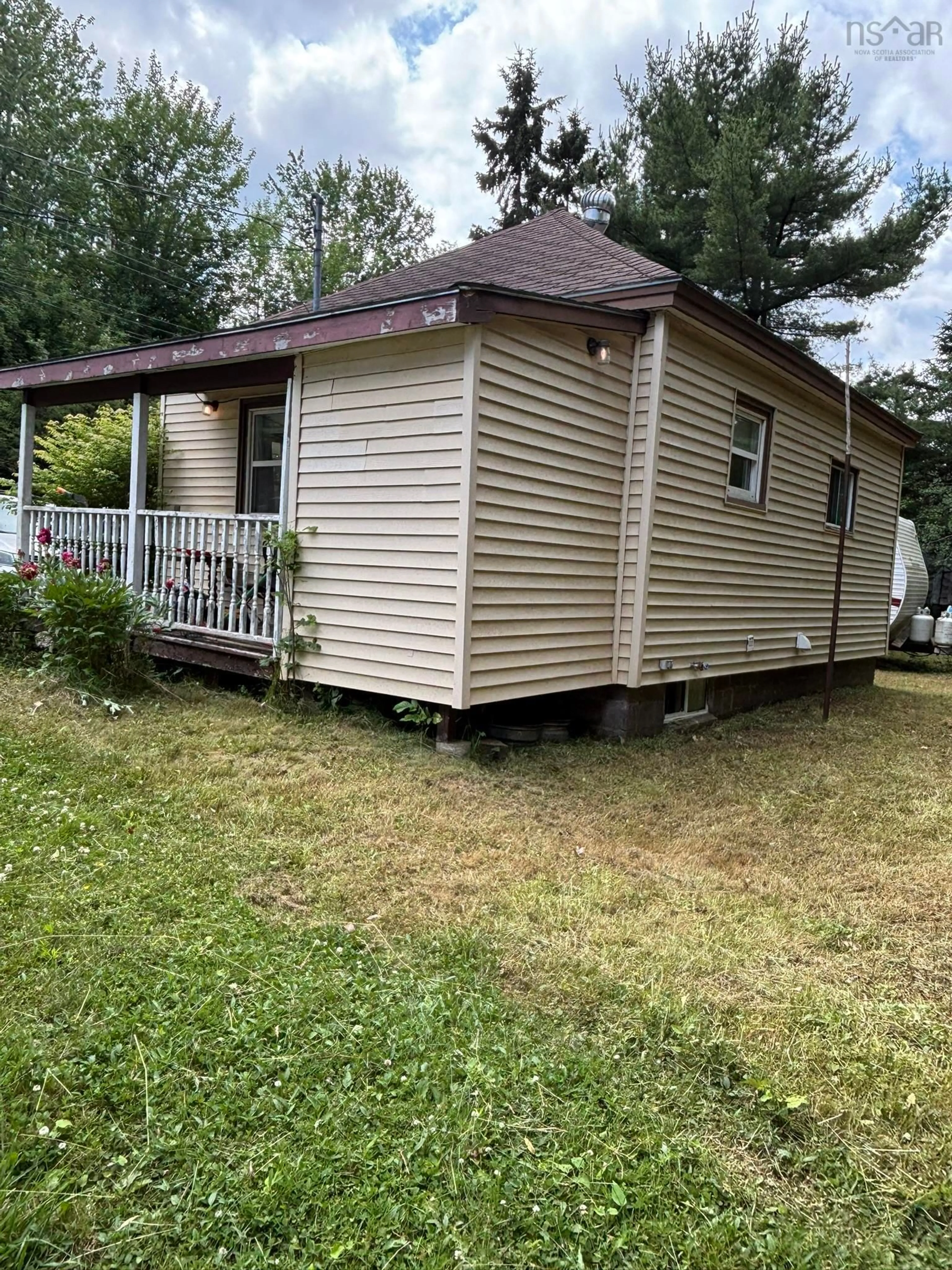 Unknown for 76 Willow St, Hants Border Nova Scotia B0P 1P0
