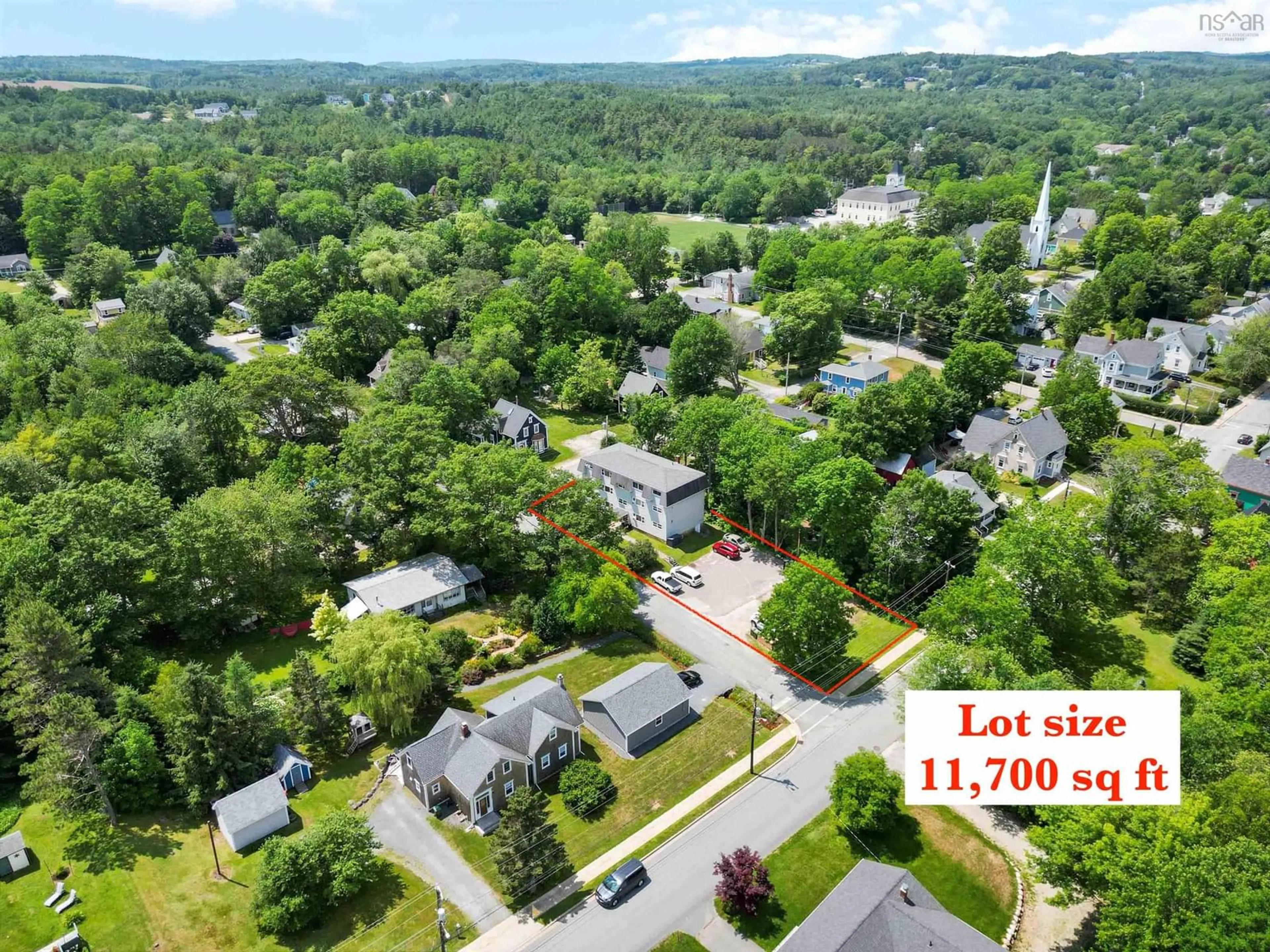 A pic from outside/outdoor area/front of a property/back of a property/a pic from drone, street for 68 Spruce St, Mahone Bay Nova Scotia B0J 2E0