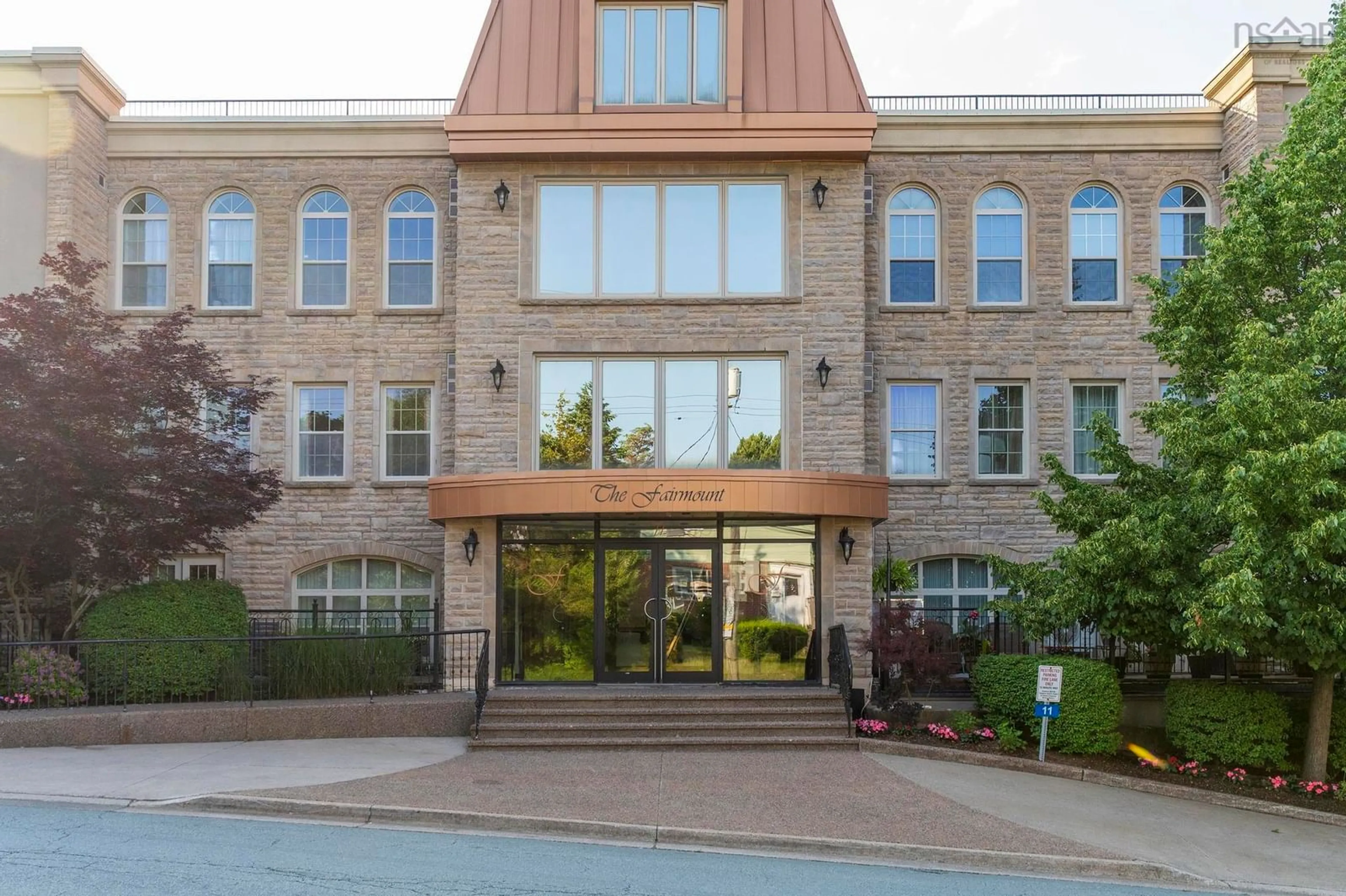 Indoor foyer for 11 Springvale Ave #207, Halifax Nova Scotia B3N 0A3