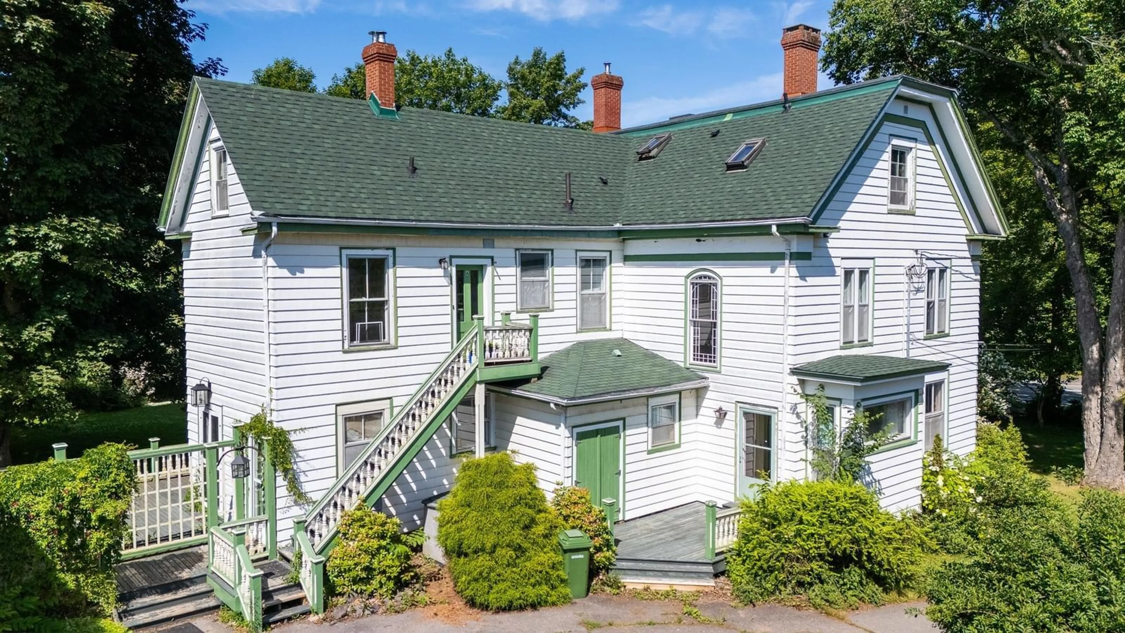 A pic from outside/outdoor area/front of a property/back of a property/a pic from drone, building for 155 Main St, Wolfville Nova Scotia B4P 1C9