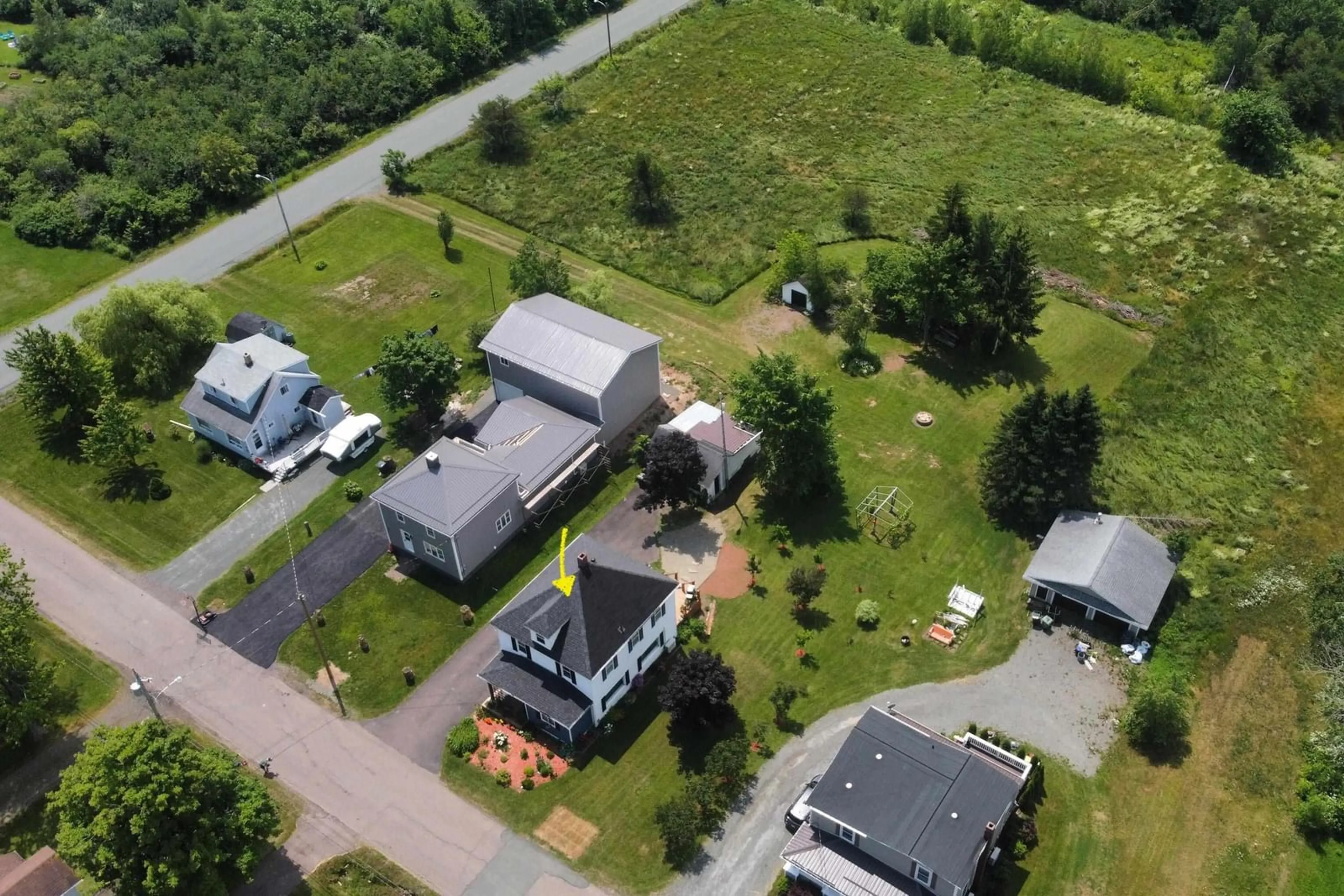 A pic from outside/outdoor area/front of a property/back of a property/a pic from drone, unknown for 37 Morris St, Springhill Nova Scotia B0M 1X0