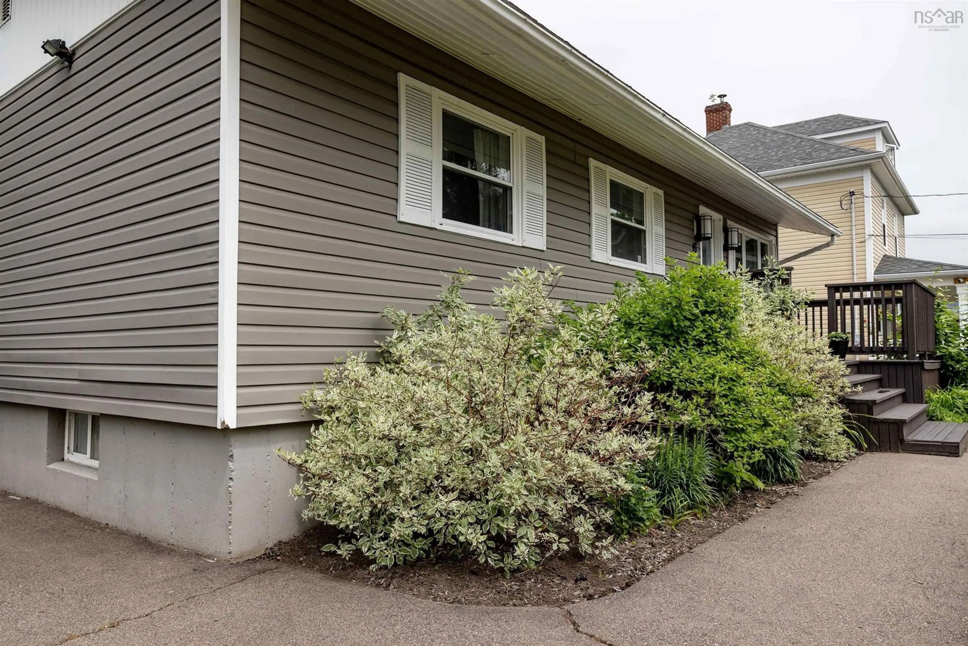 Home with vinyl exterior material, street for 16 Pleasant Ave, Stellarton Nova Scotia B0K 1S0
