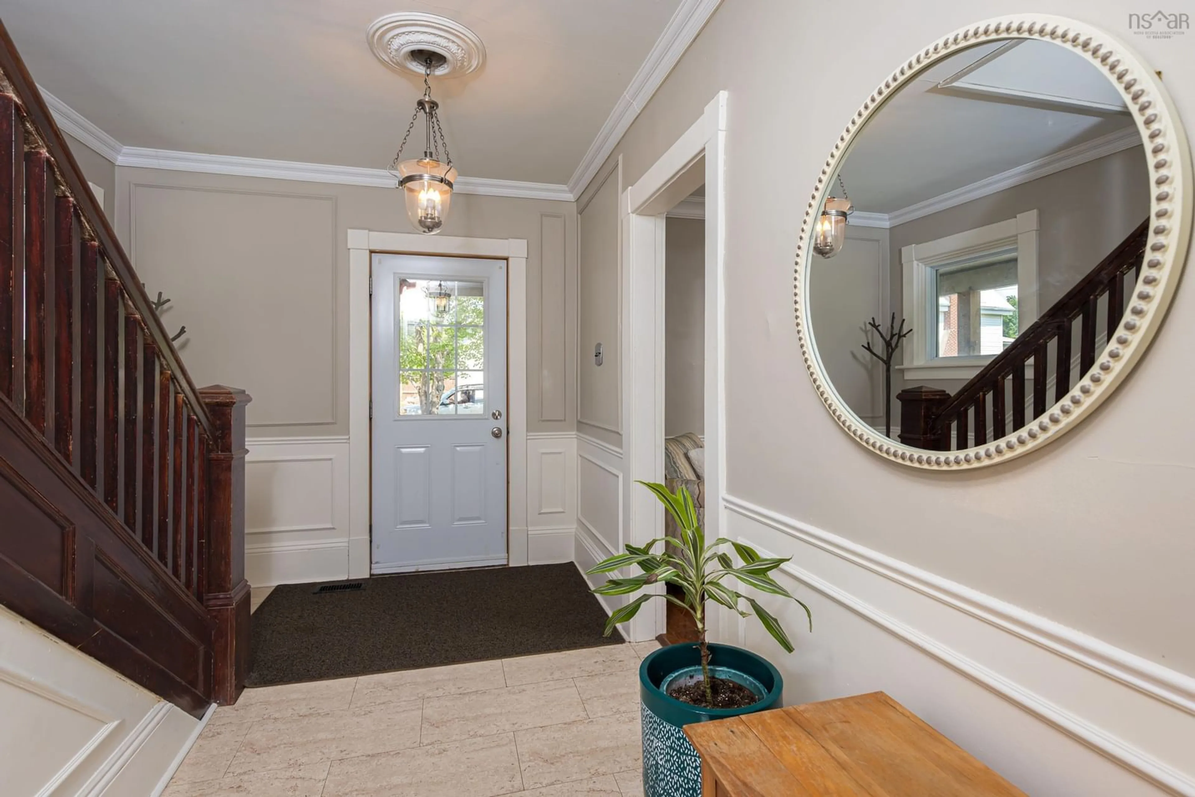 Indoor entryway for 2057 Highway 2, Milford Nova Scotia B0N 1Y0