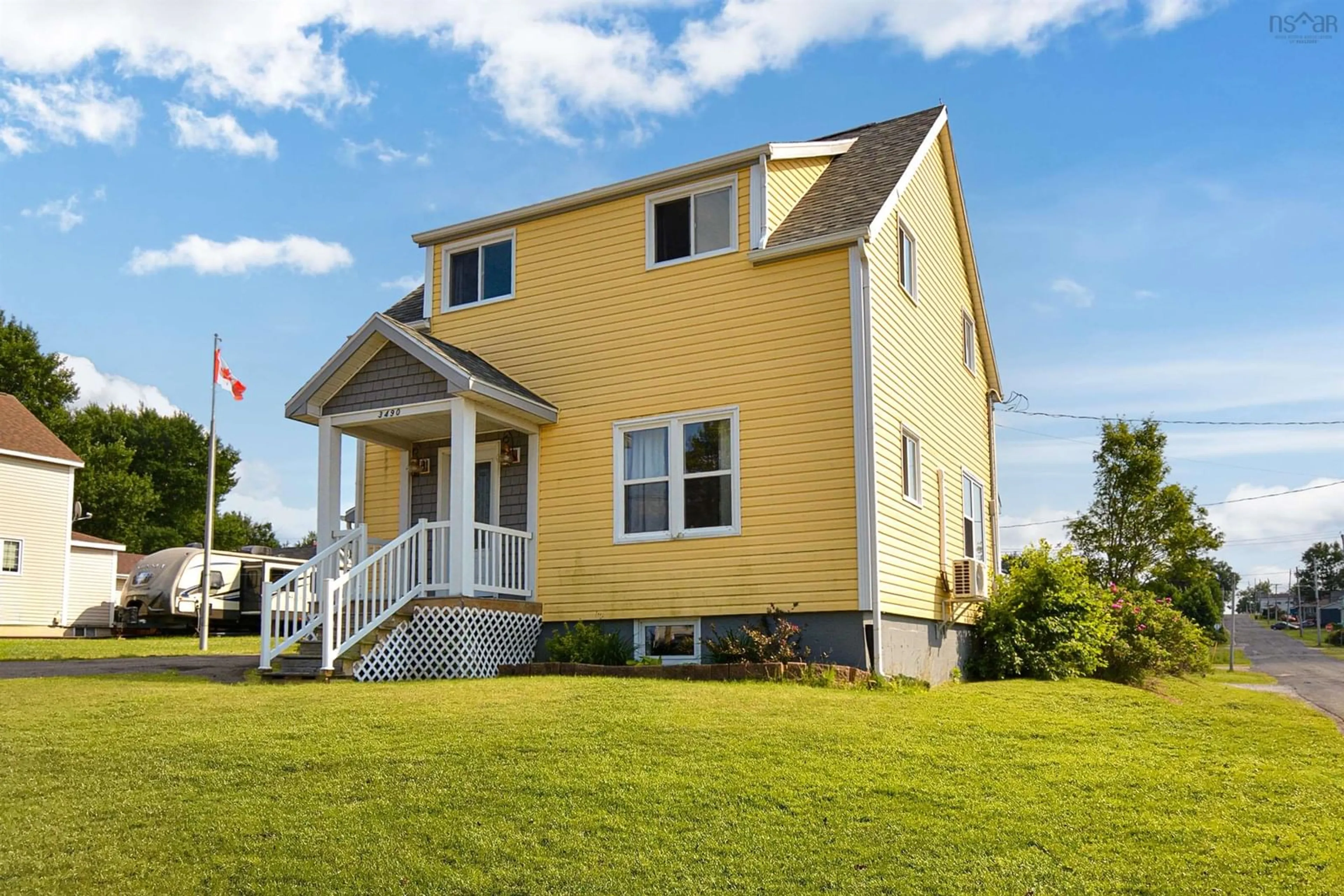 Home with vinyl exterior material, unknown for 3490 Ellsworth Ave, New Waterford Nova Scotia B1H 2G5