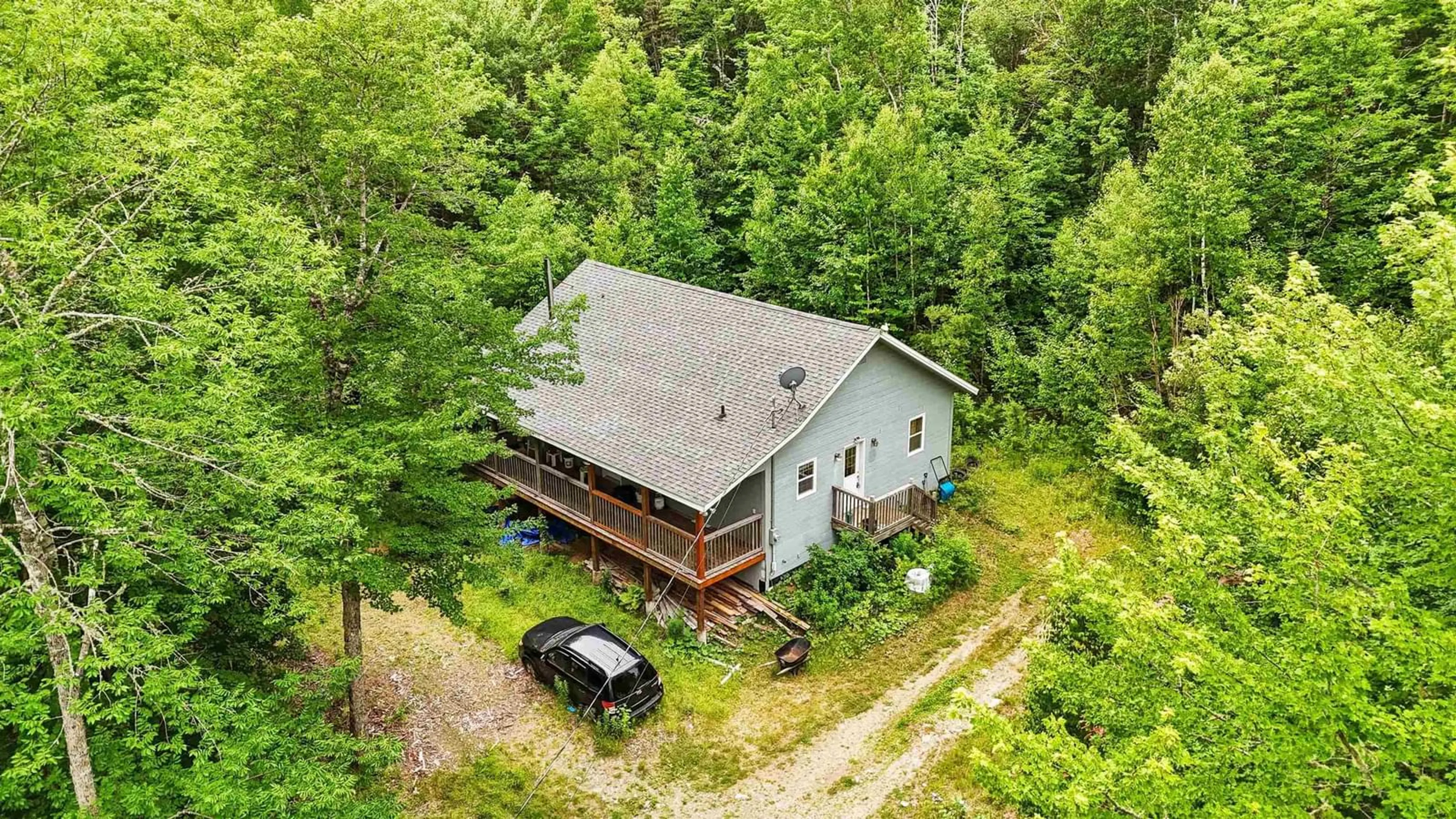 A pic from outside/outdoor area/front of a property/back of a property/a pic from drone, unknown for 1901 Newburne Rd, Maplewood Nova Scotia B0R 1E0