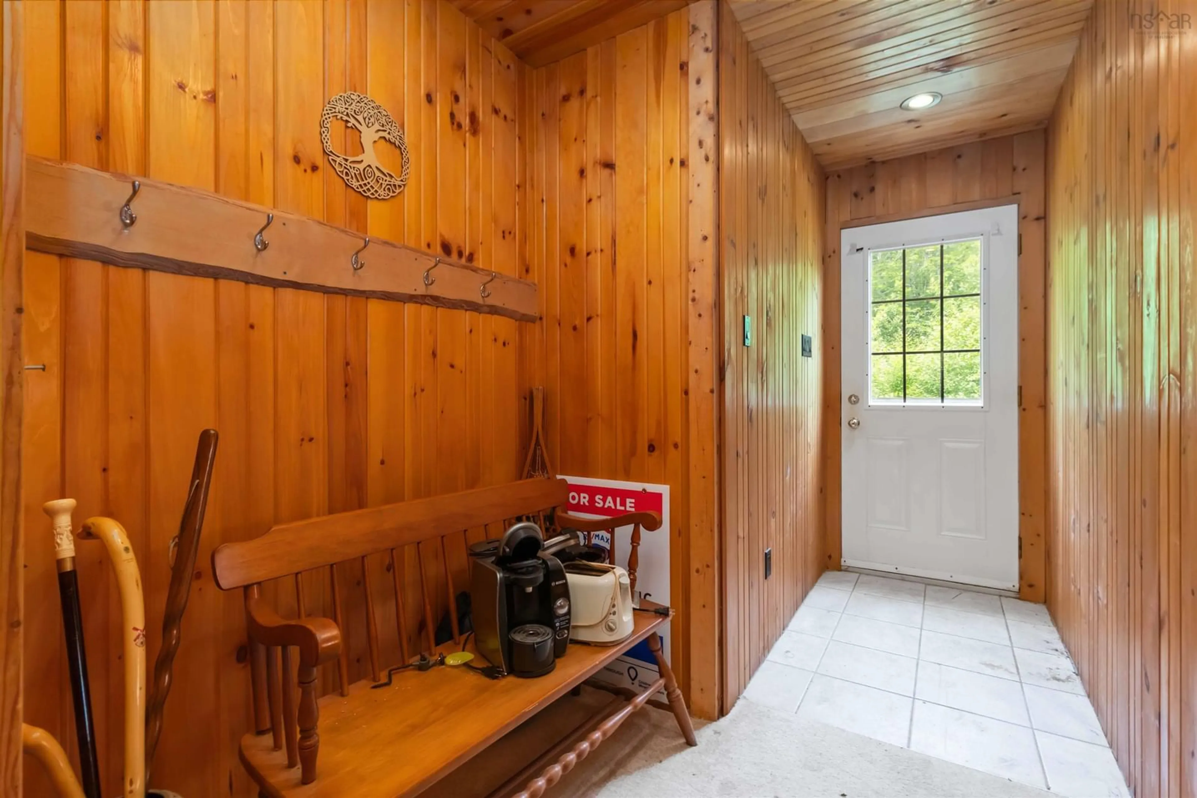 Indoor foyer for 1901 Newburne Rd, Maplewood Nova Scotia B0R 1E0