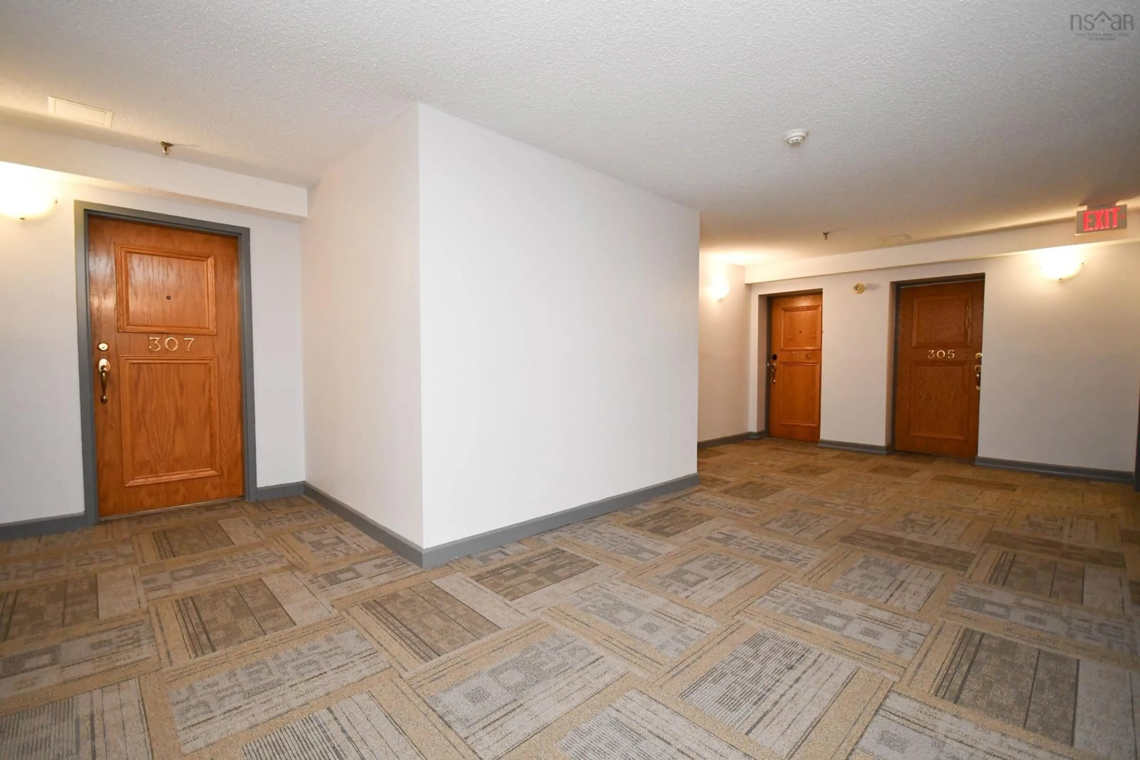 Indoor foyer for 118 Farnham Gate Rd #307, Halifax Nova Scotia B3M 4A1