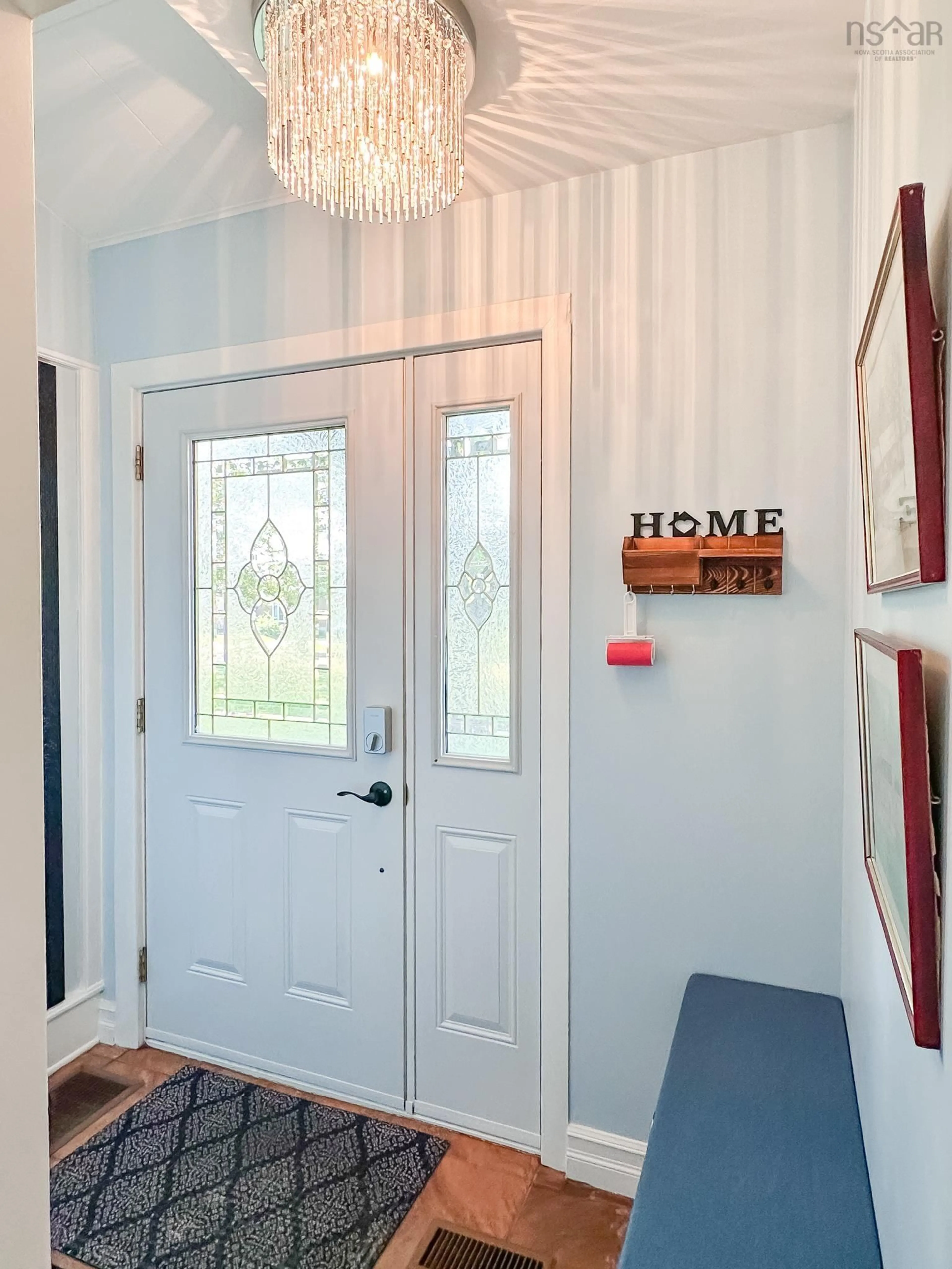 Indoor entryway for 389 Pine Ridge Ave, Kingston Nova Scotia B0P 1R0