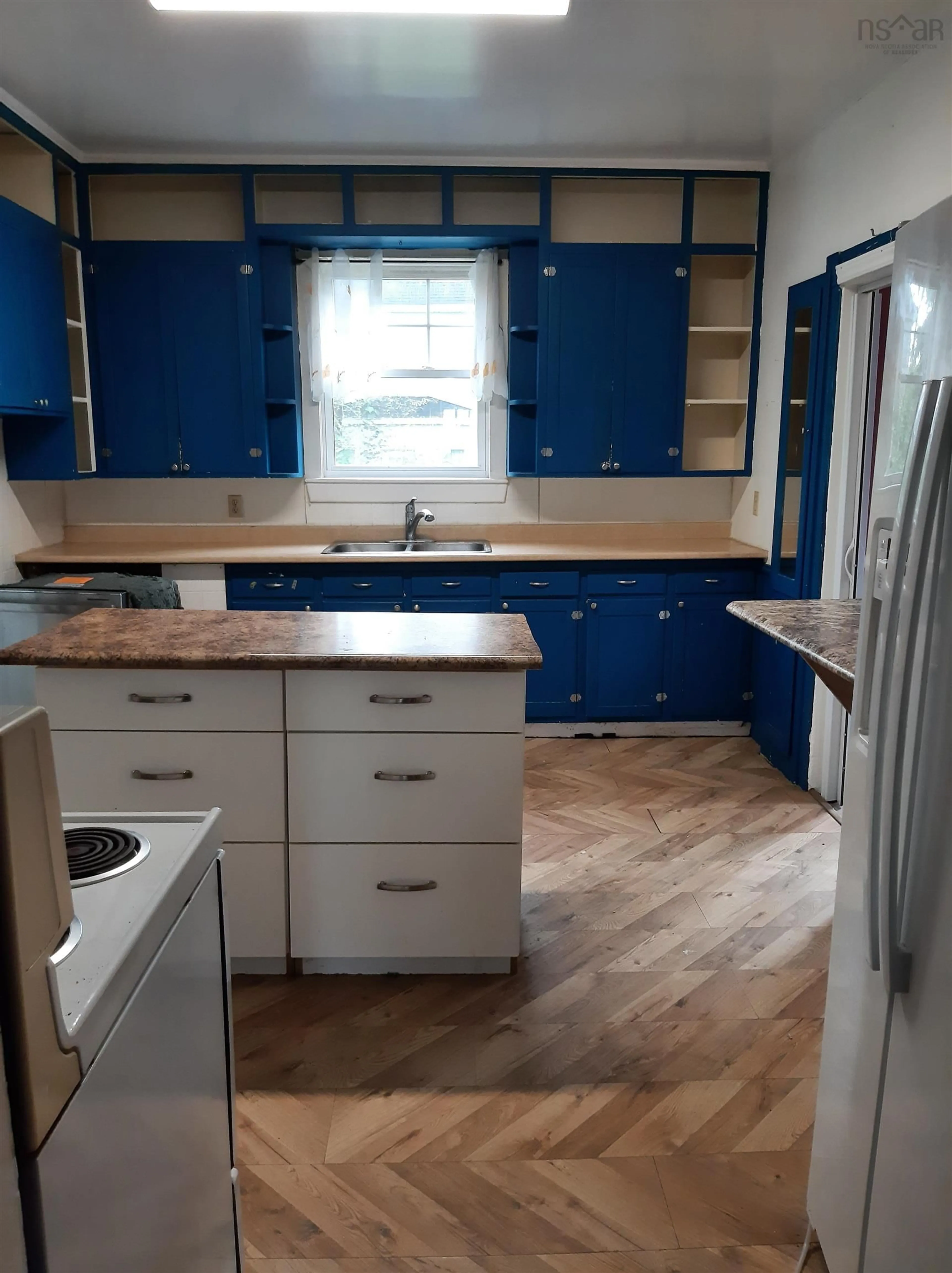 Standard kitchen, unknown for 58 Court St, North Sydney Nova Scotia B2A 2X9