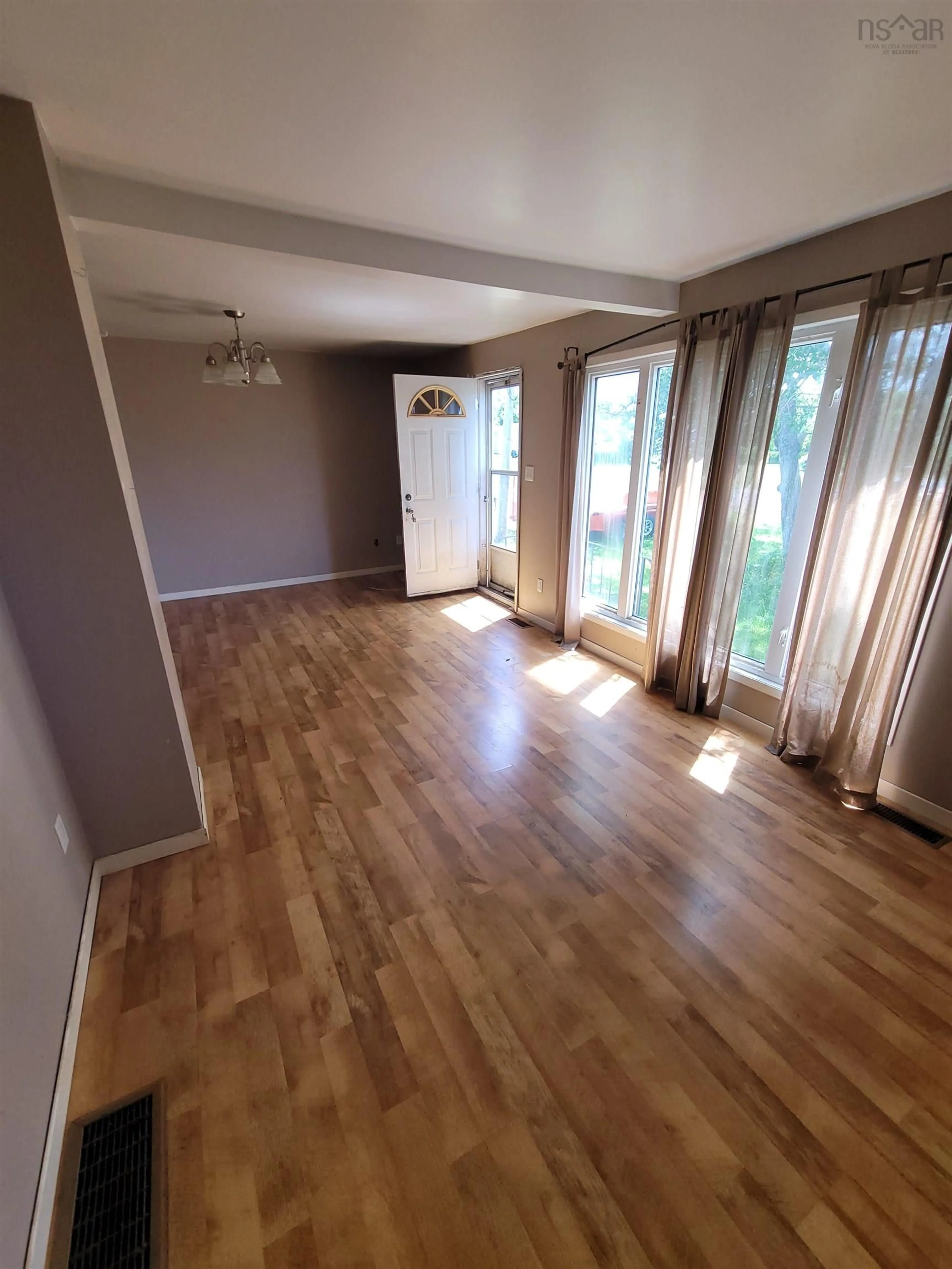 A pic of a room for 9 Mello St, Glace Bay Nova Scotia B1A 1S8