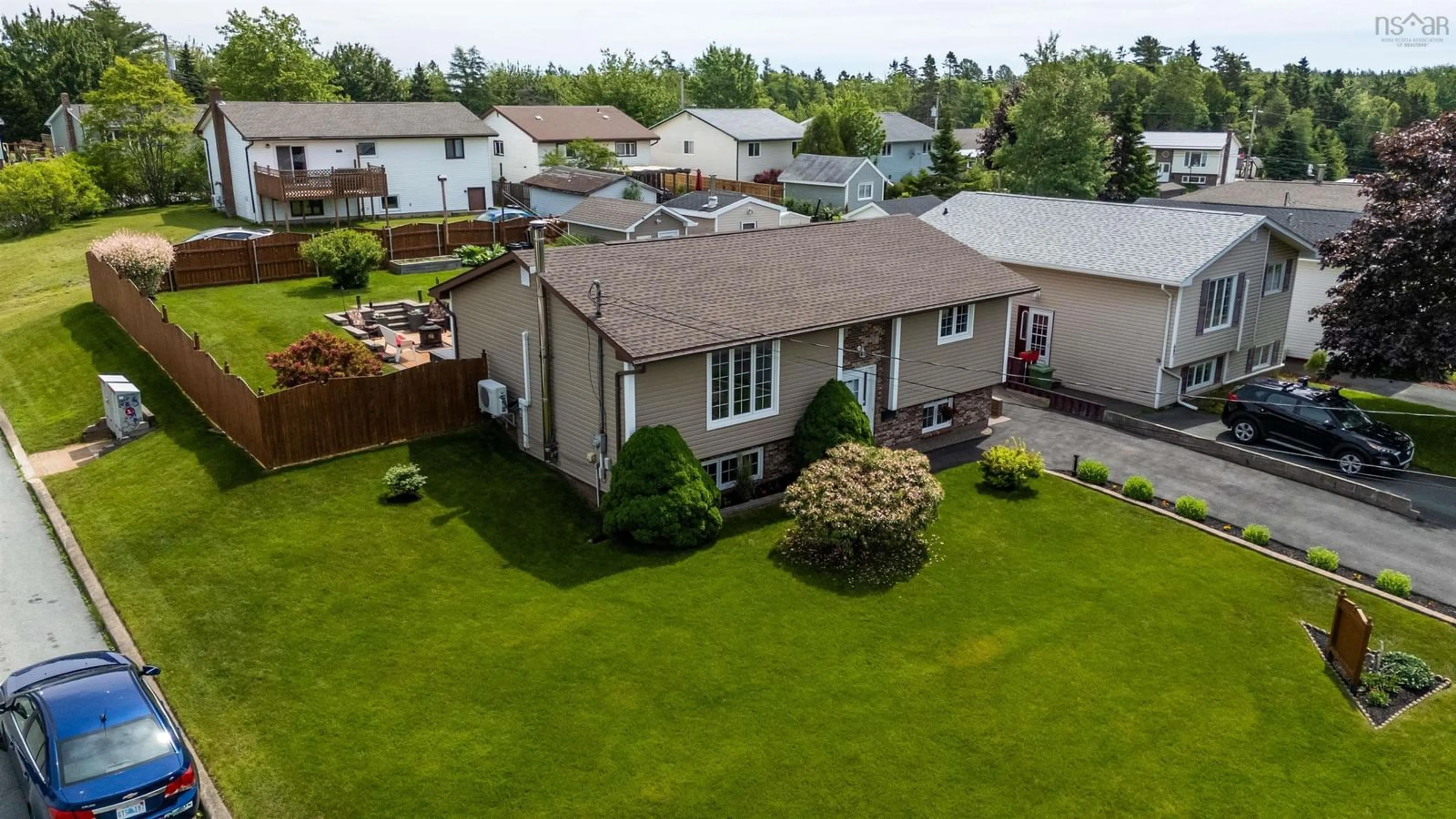 A pic from outside/outdoor area/front of a property/back of a property/a pic from drone, street for 491 Arklow Dr, Dartmouth Nova Scotia B2W 4Z5