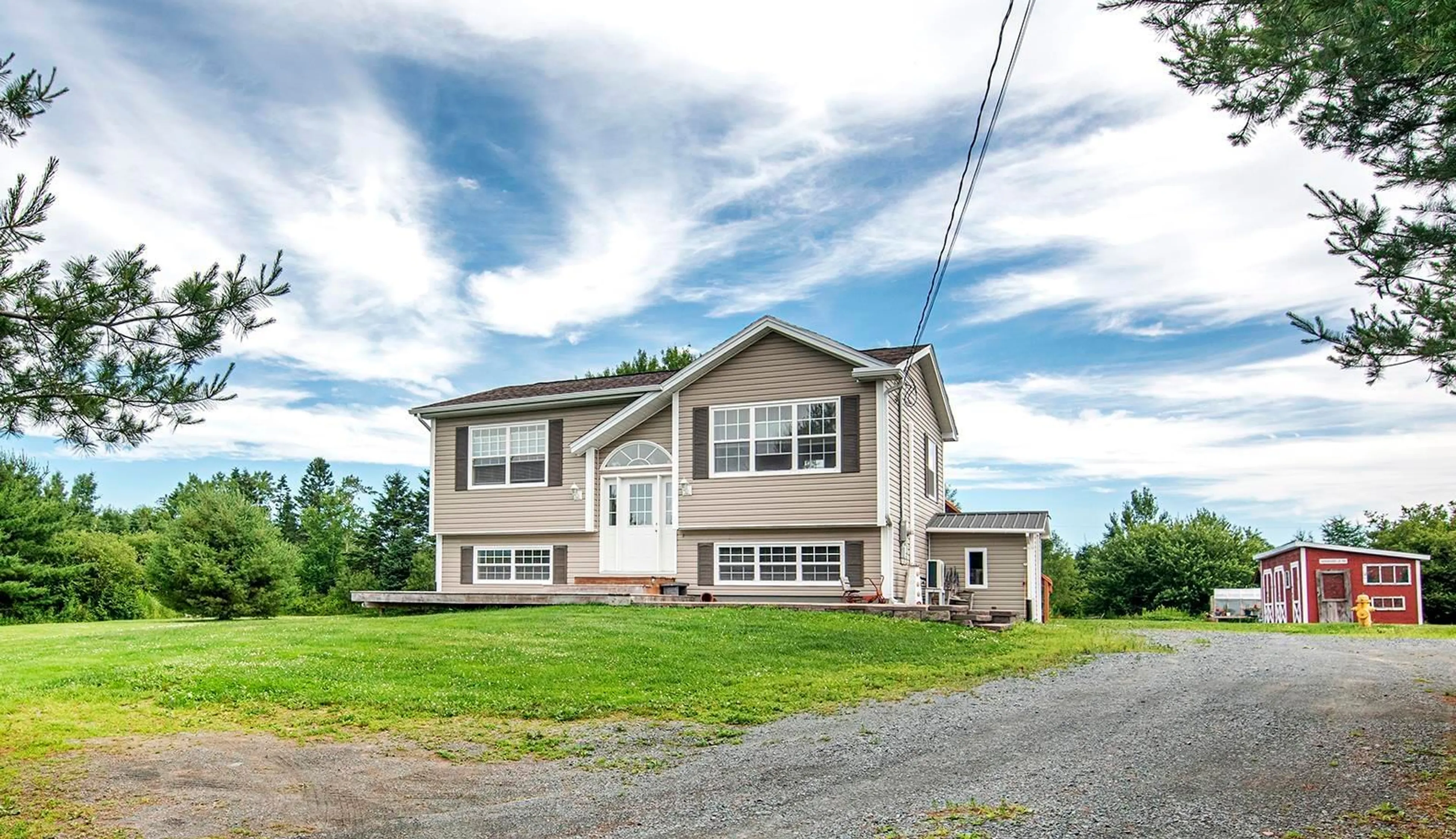 Home with vinyl exterior material, unknown for 579 Highway 1, Mount Uniacke Nova Scotia B0N 1Z0