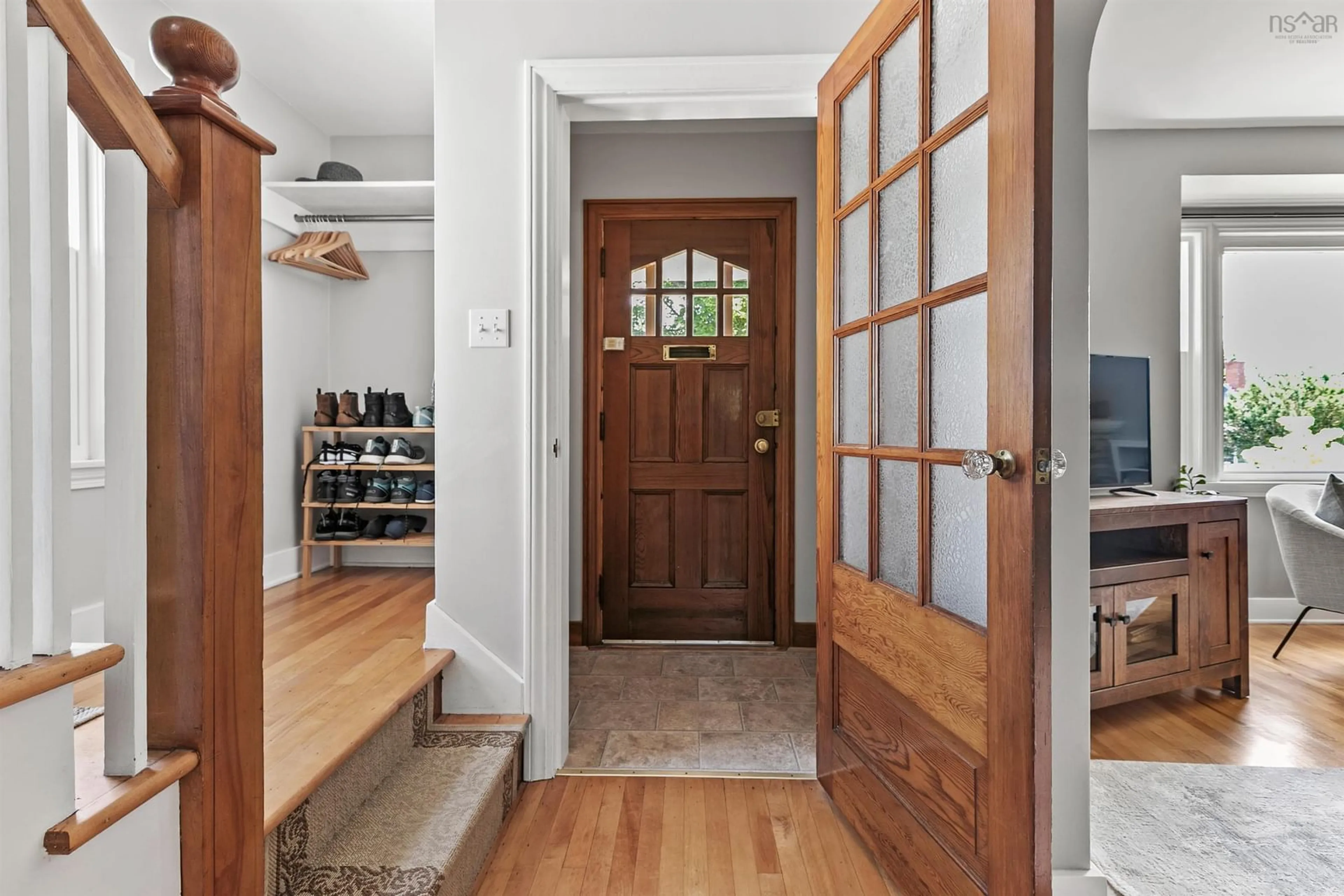 Indoor entryway for 3464 Rowe Ave, Halifax Nova Scotia B3L 4C7