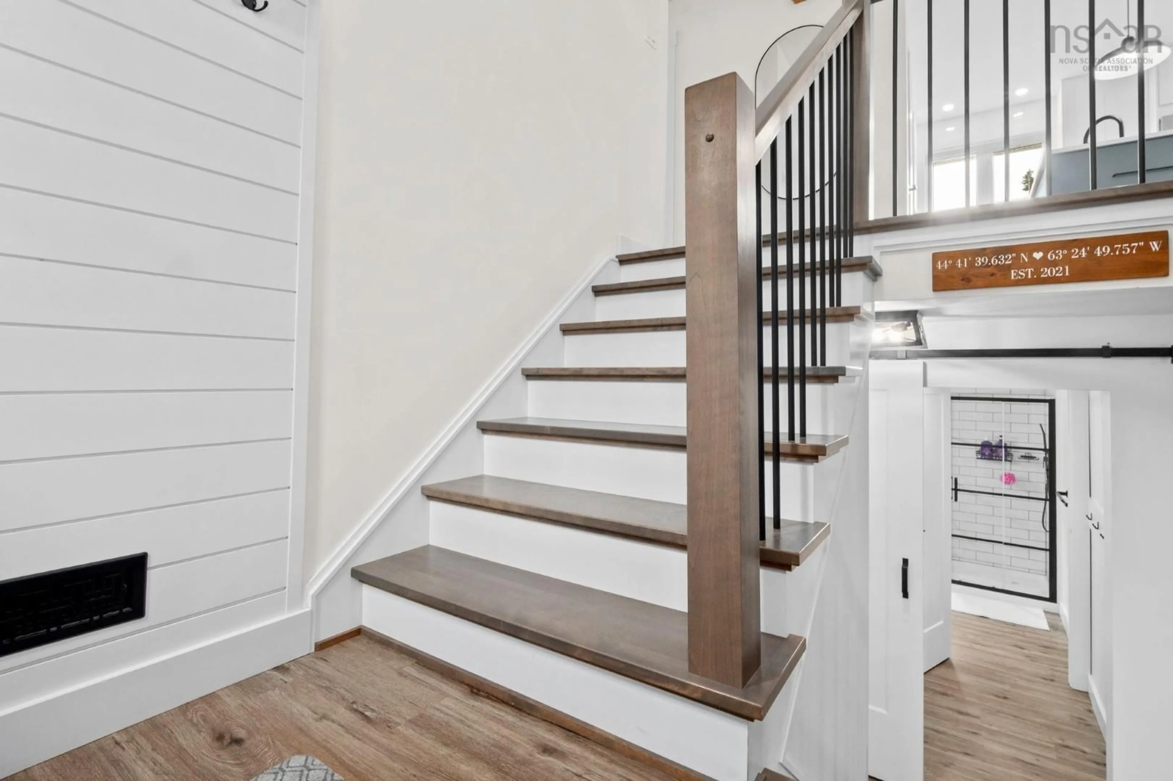 Stairs for 10 Trevor Dr, Lawrencetown Nova Scotia B2Z 1E1