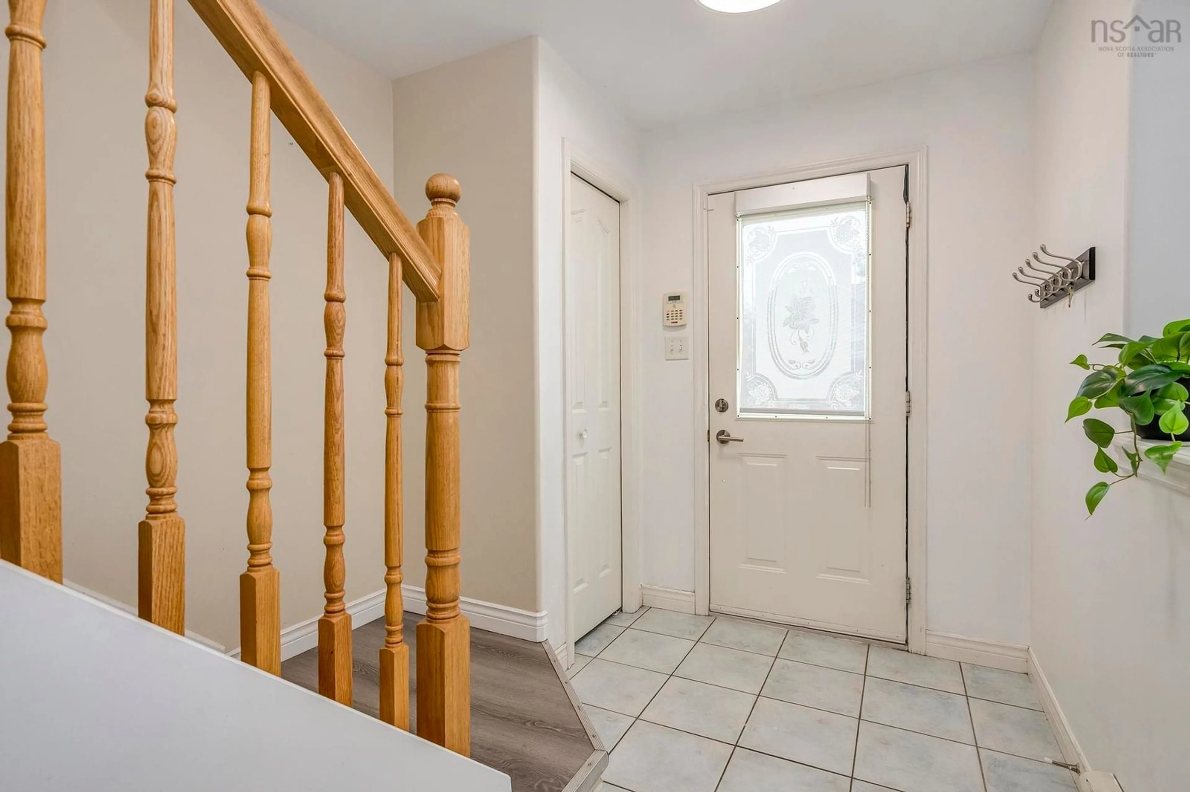Indoor entryway for 10 Jon Jacques Crt, Bedford Nova Scotia B4A 4H1