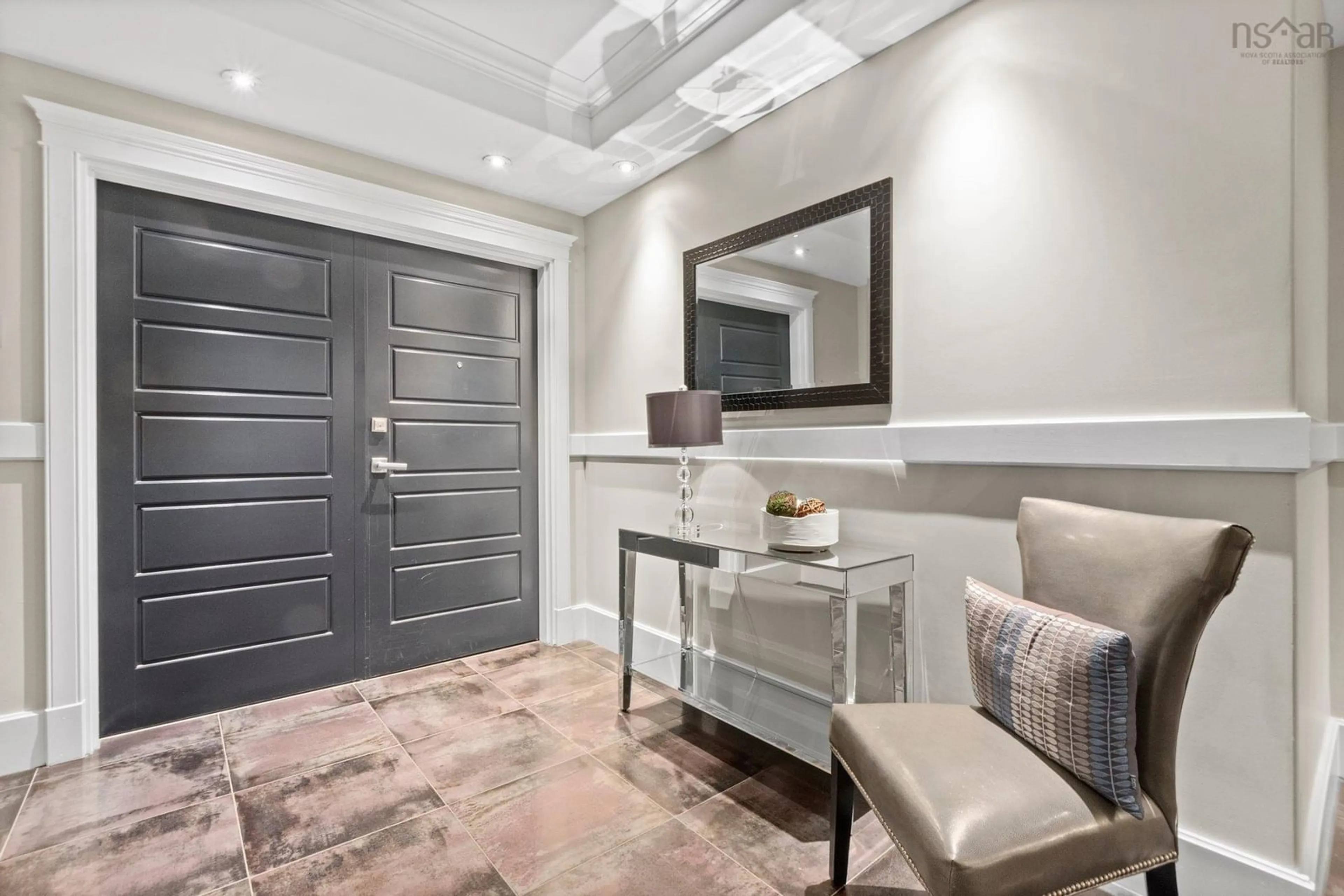 Indoor entryway for 1445 South Park St #1301, Halifax Nova Scotia B3J 0B6