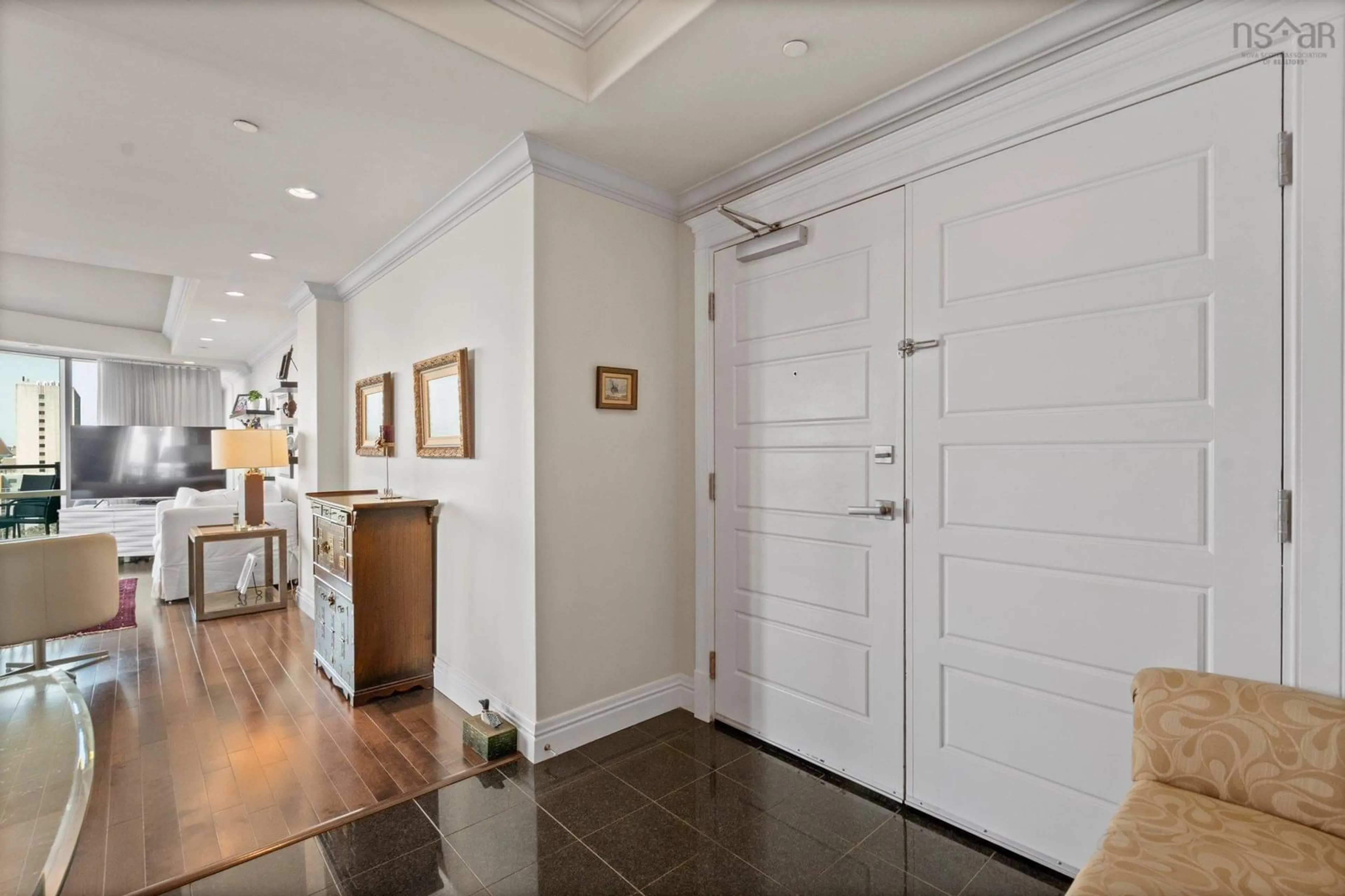 Indoor foyer for 1445 South Park St #1301, Halifax Nova Scotia B3J 0B6