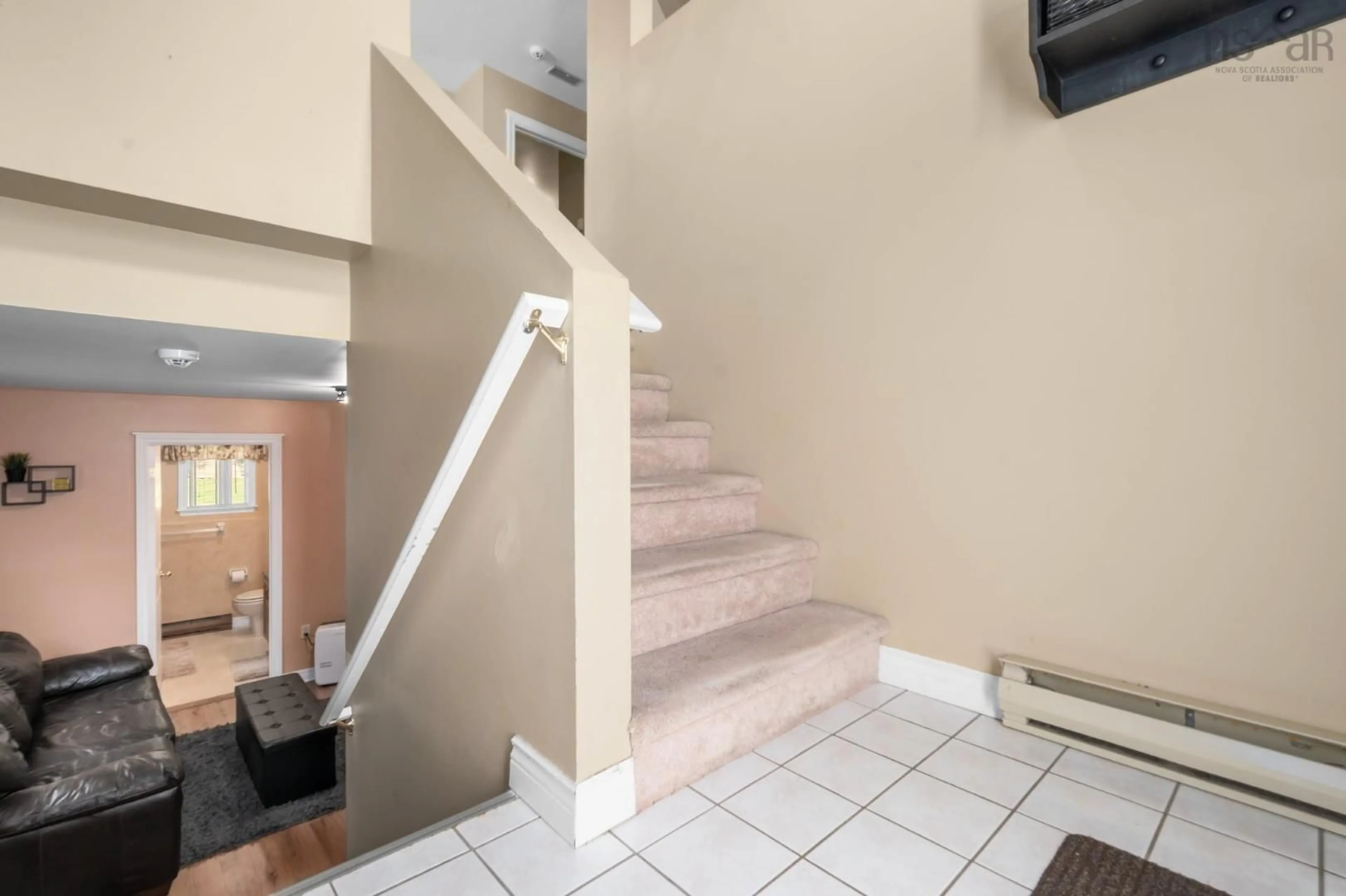 Indoor foyer for 10 Laurelcrest Dr, Eastern Passage Nova Scotia E3G 1N3